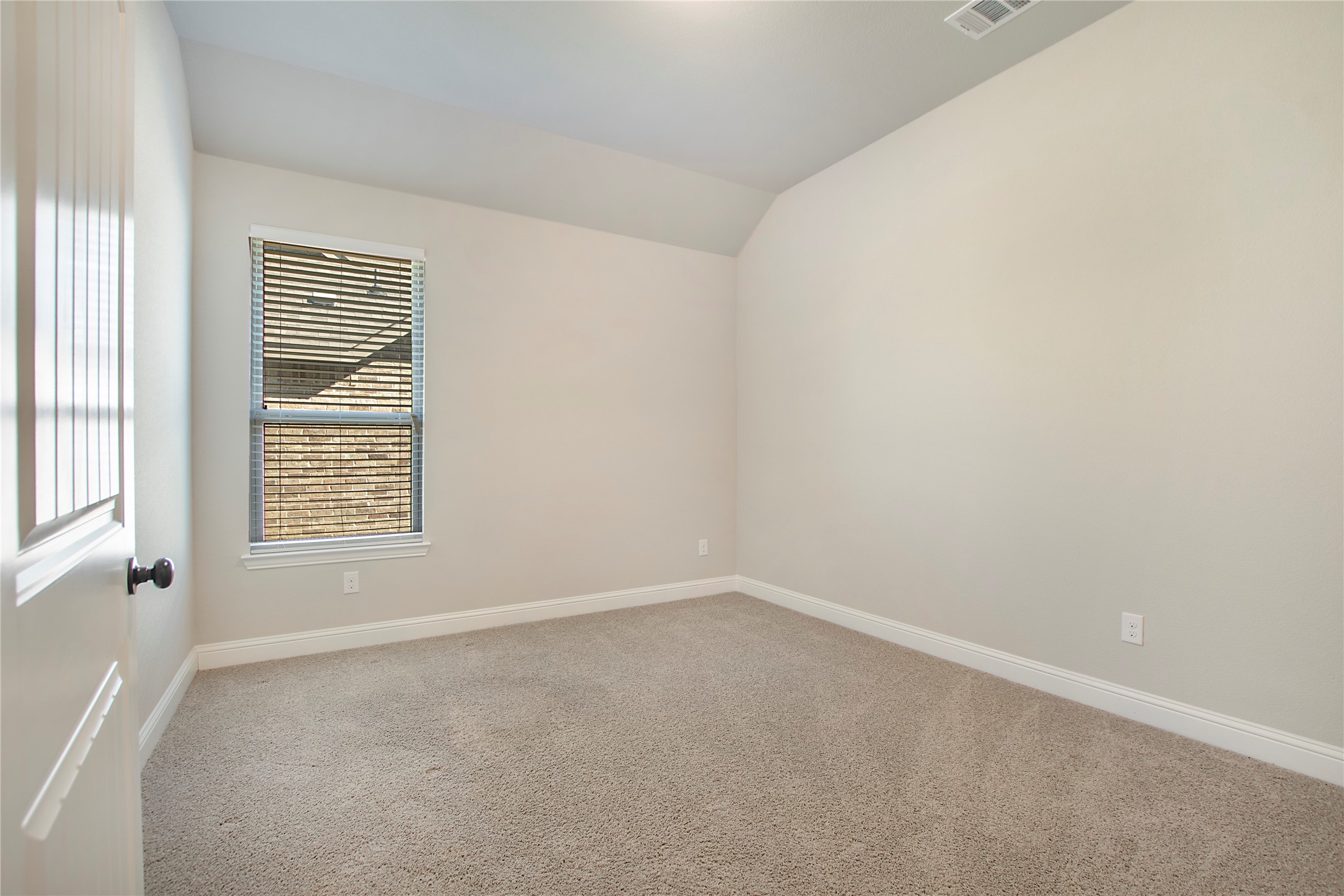 2811 Diamond Ridge Drive