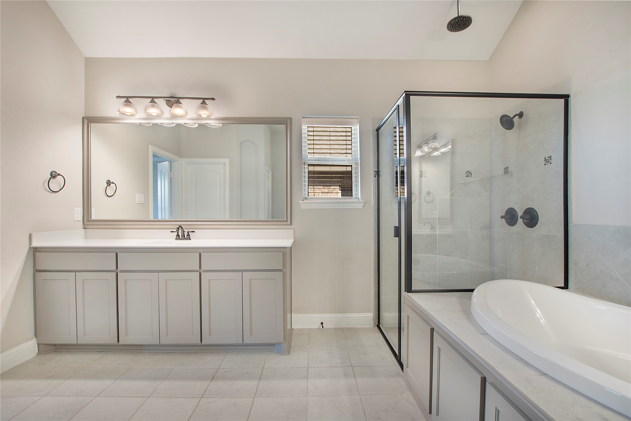 2811 Diamond Ridge Drive