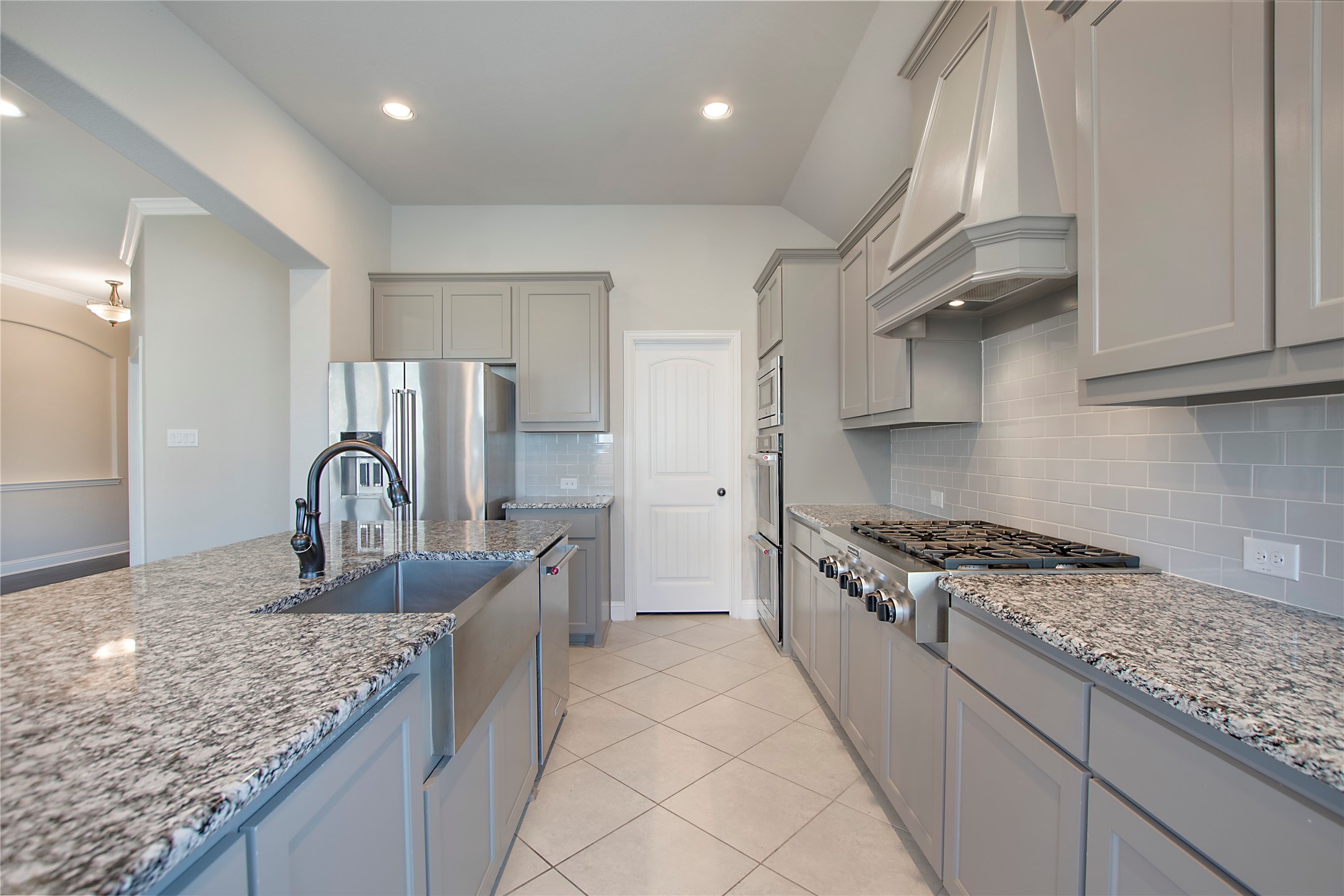 2811 Diamond Ridge Drive