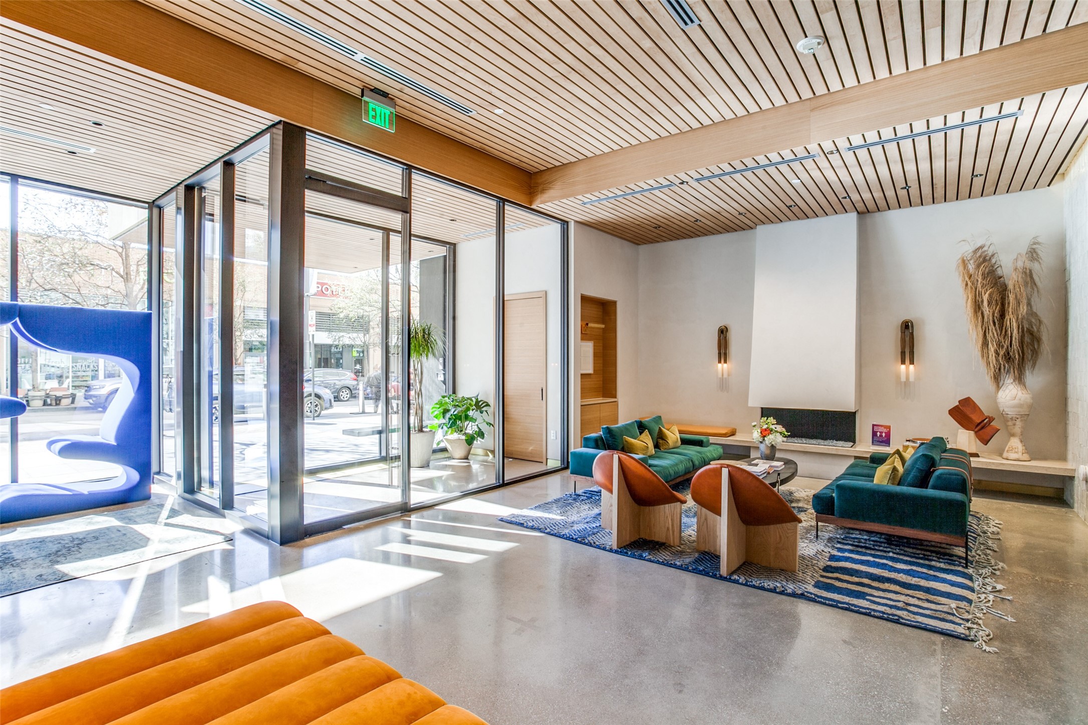 2408 Victory Park Lane 1442