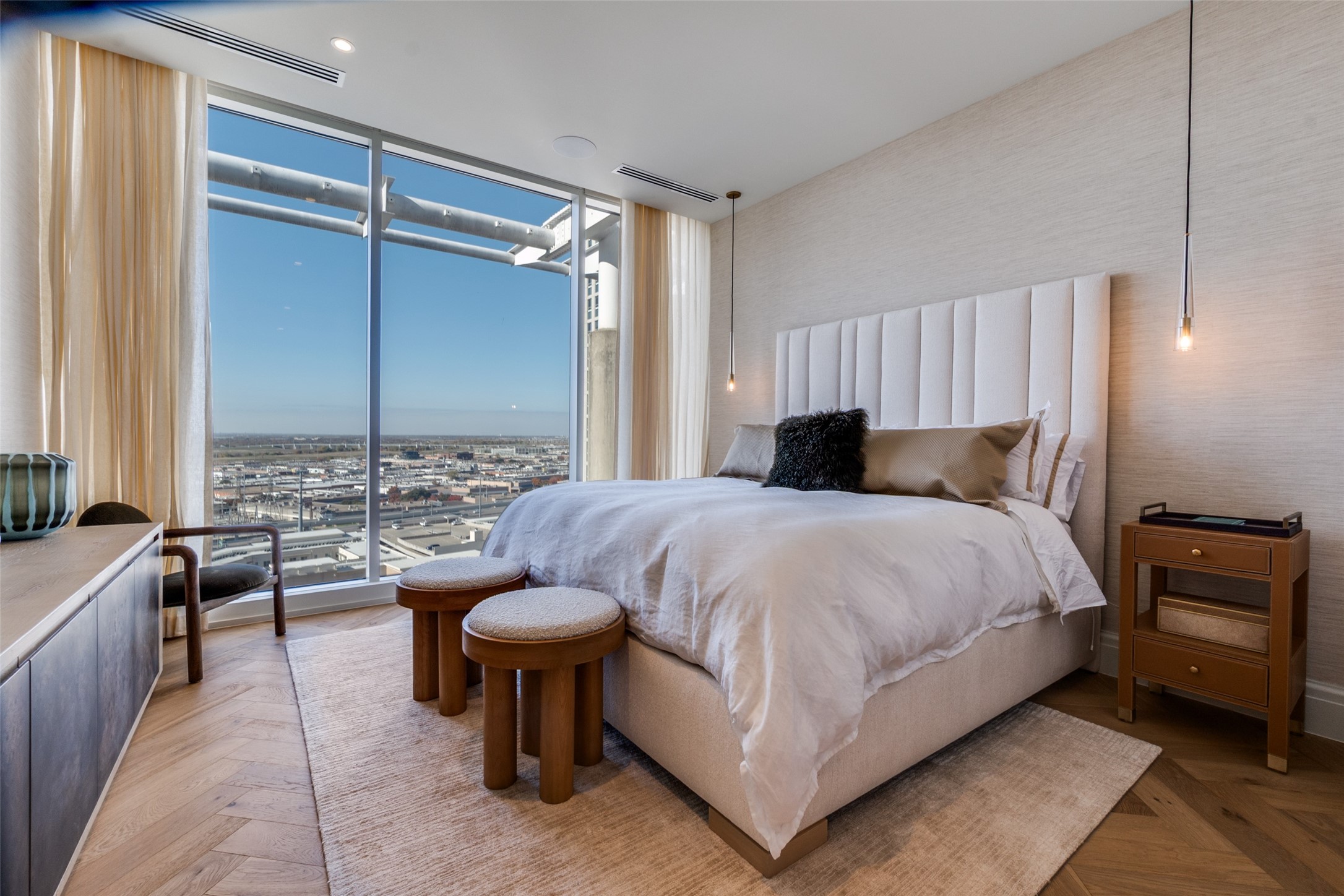 2408 Victory Park Lane 1442