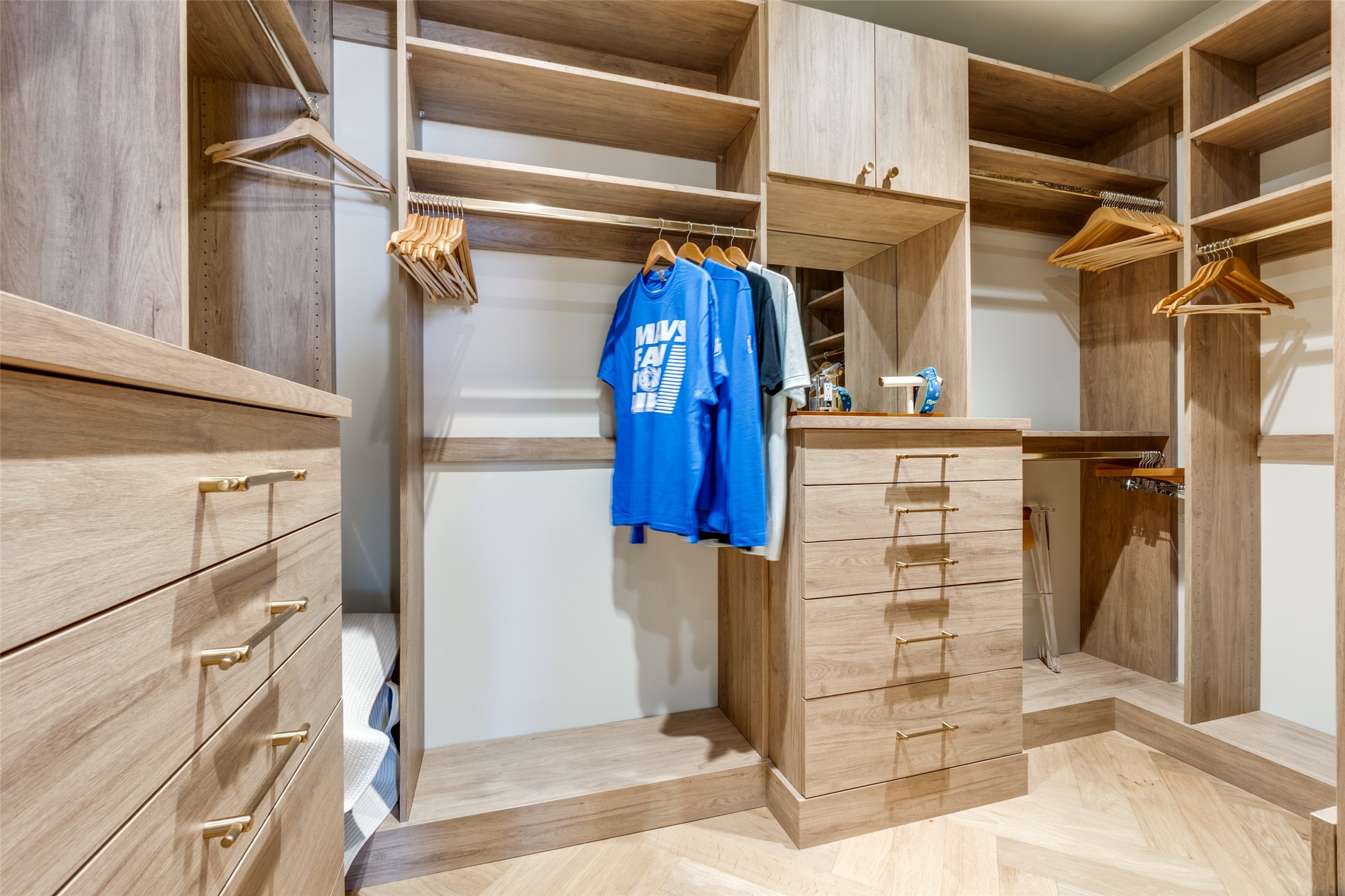 2408 Victory Park Lane 1442