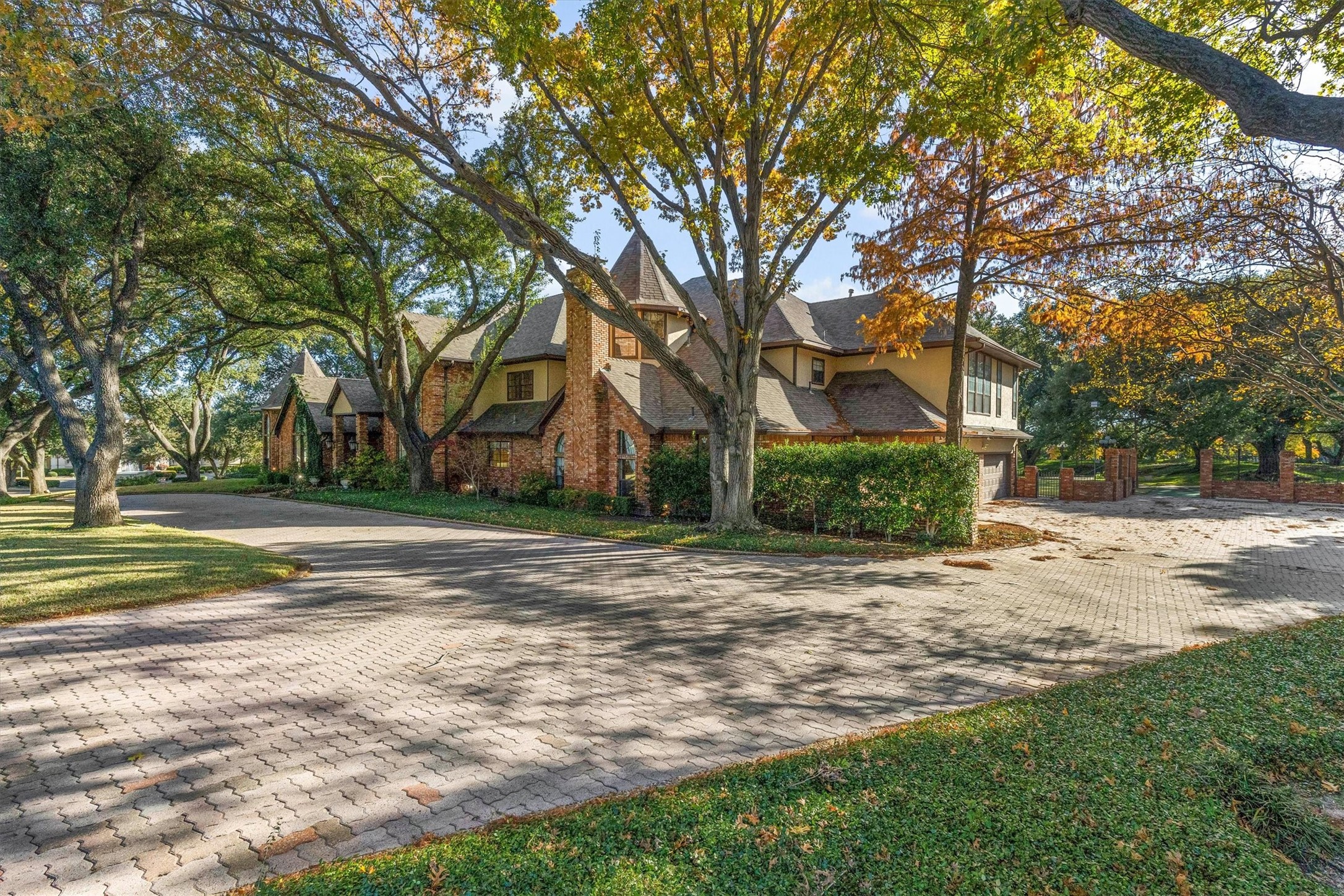 5600 Willow Bend Court