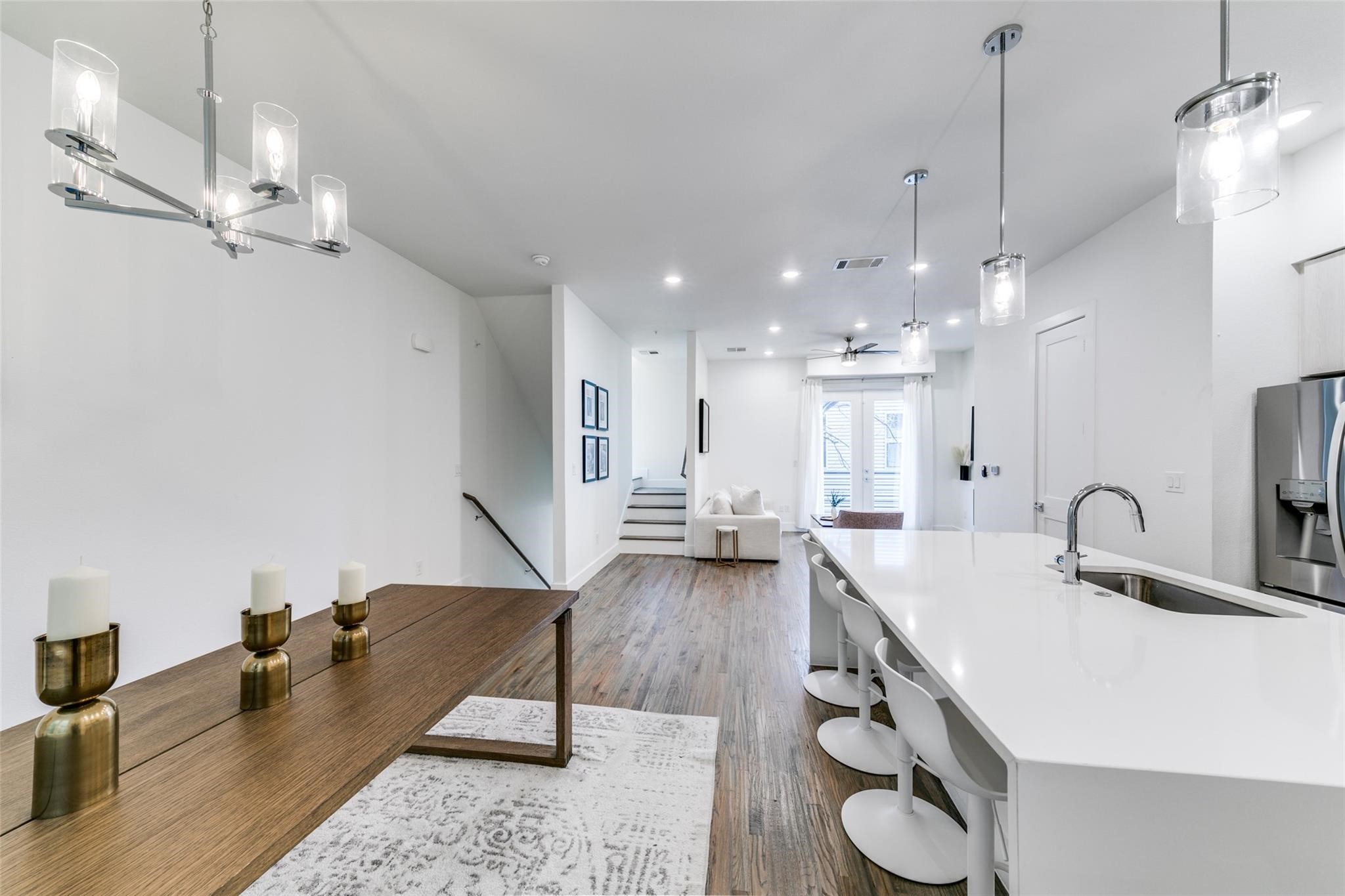 4205 Roseland Avenue 203