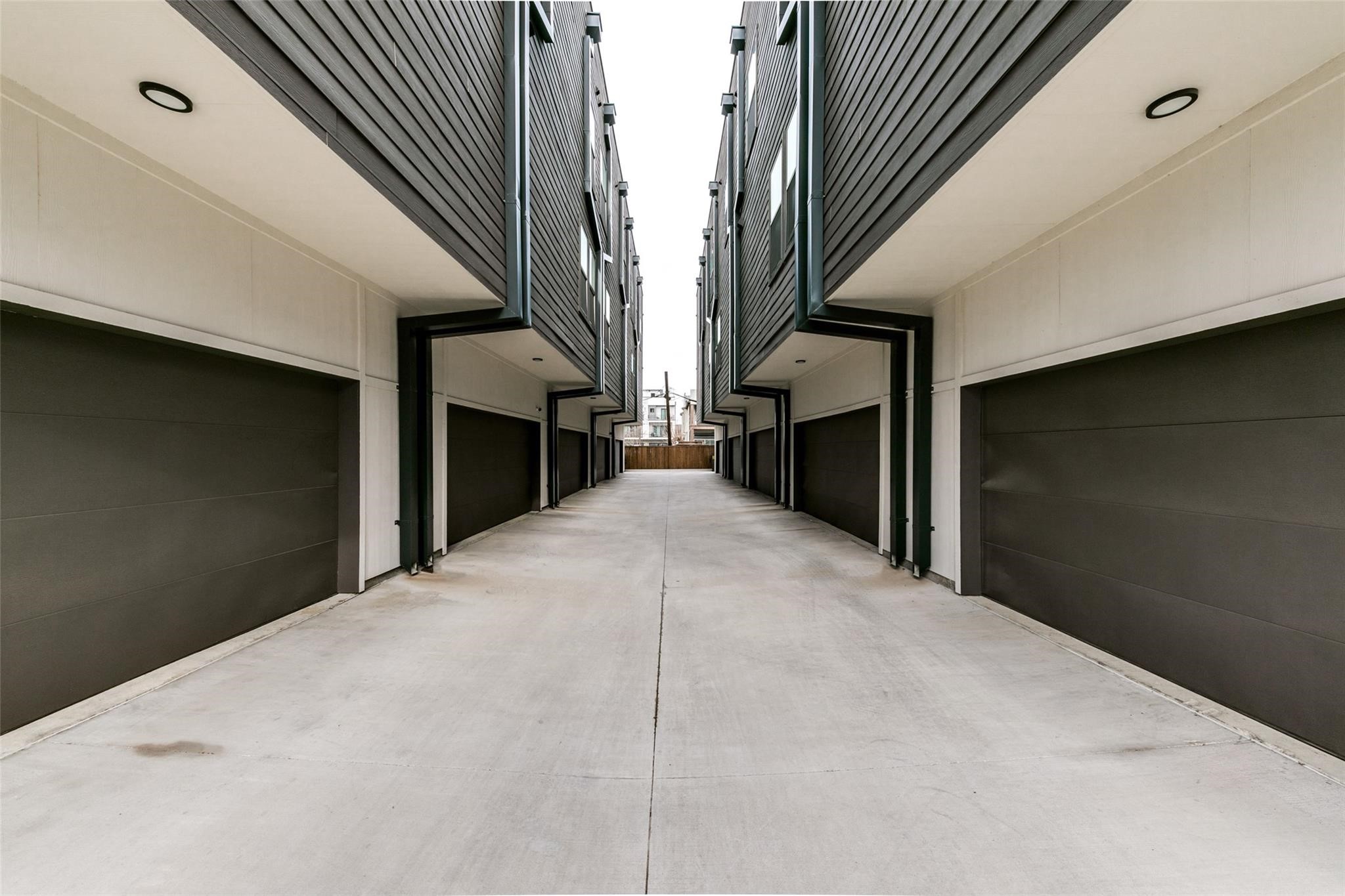 4205 Roseland Avenue 203