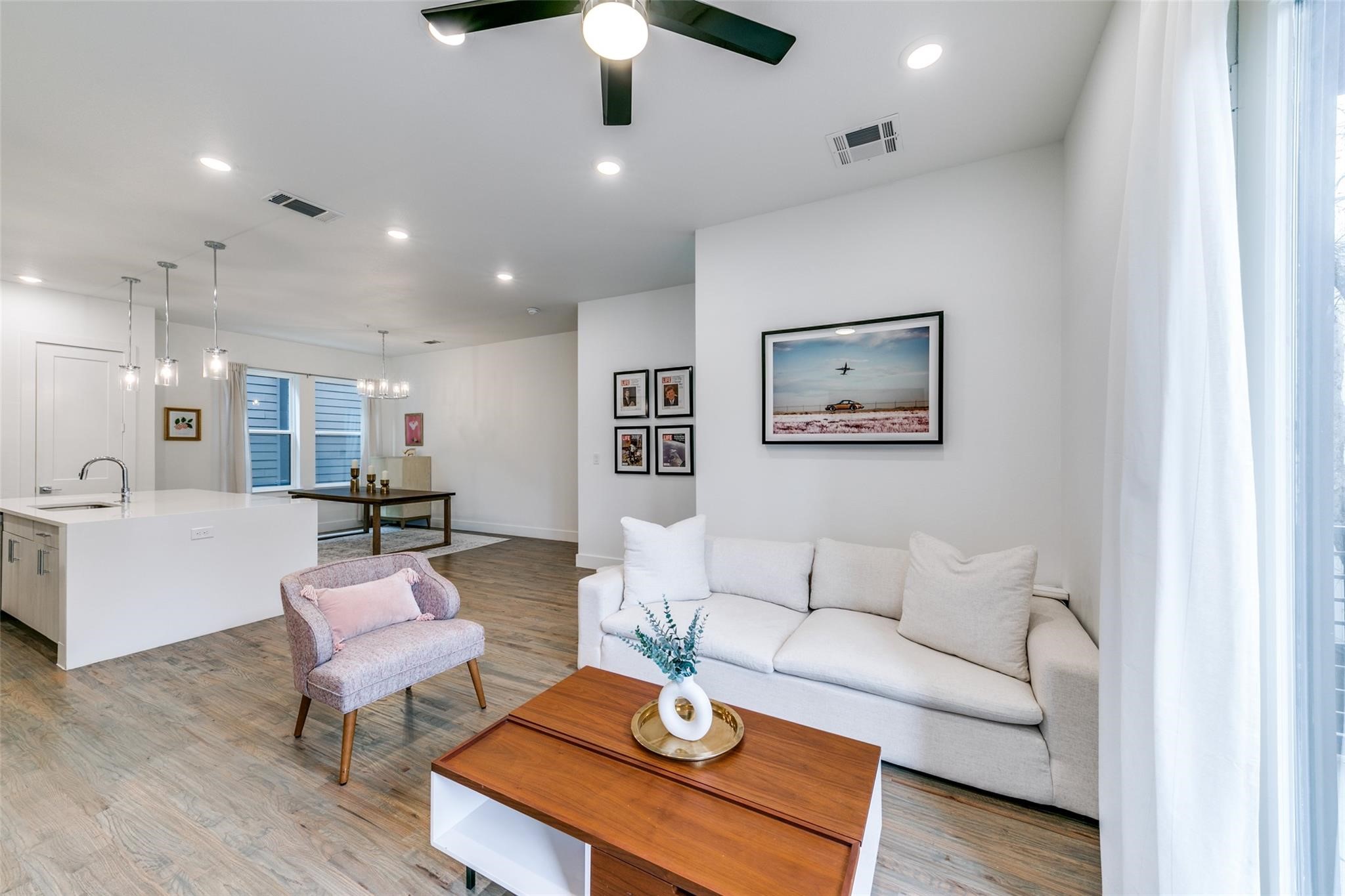 4205 Roseland Avenue 203