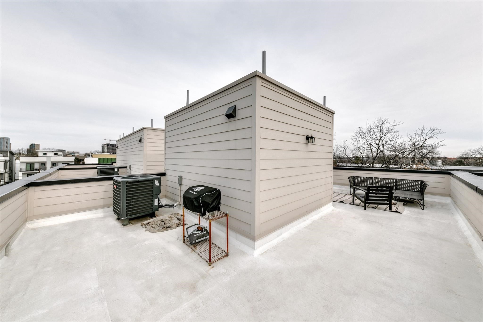 4205 Roseland Avenue 203