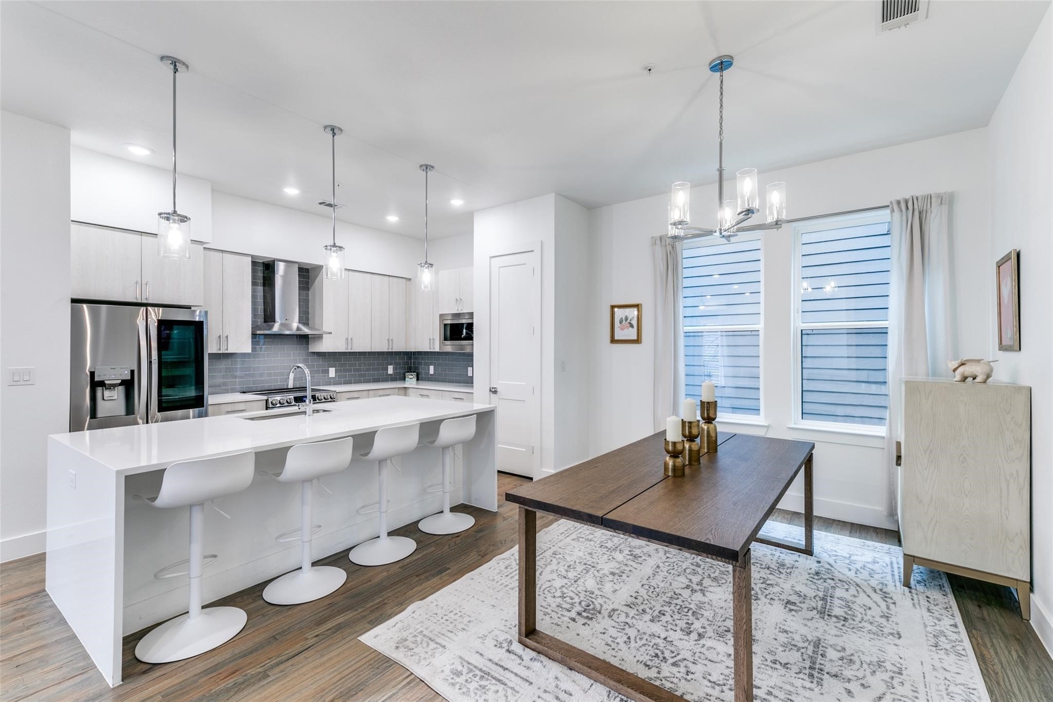 4205 Roseland Avenue 203