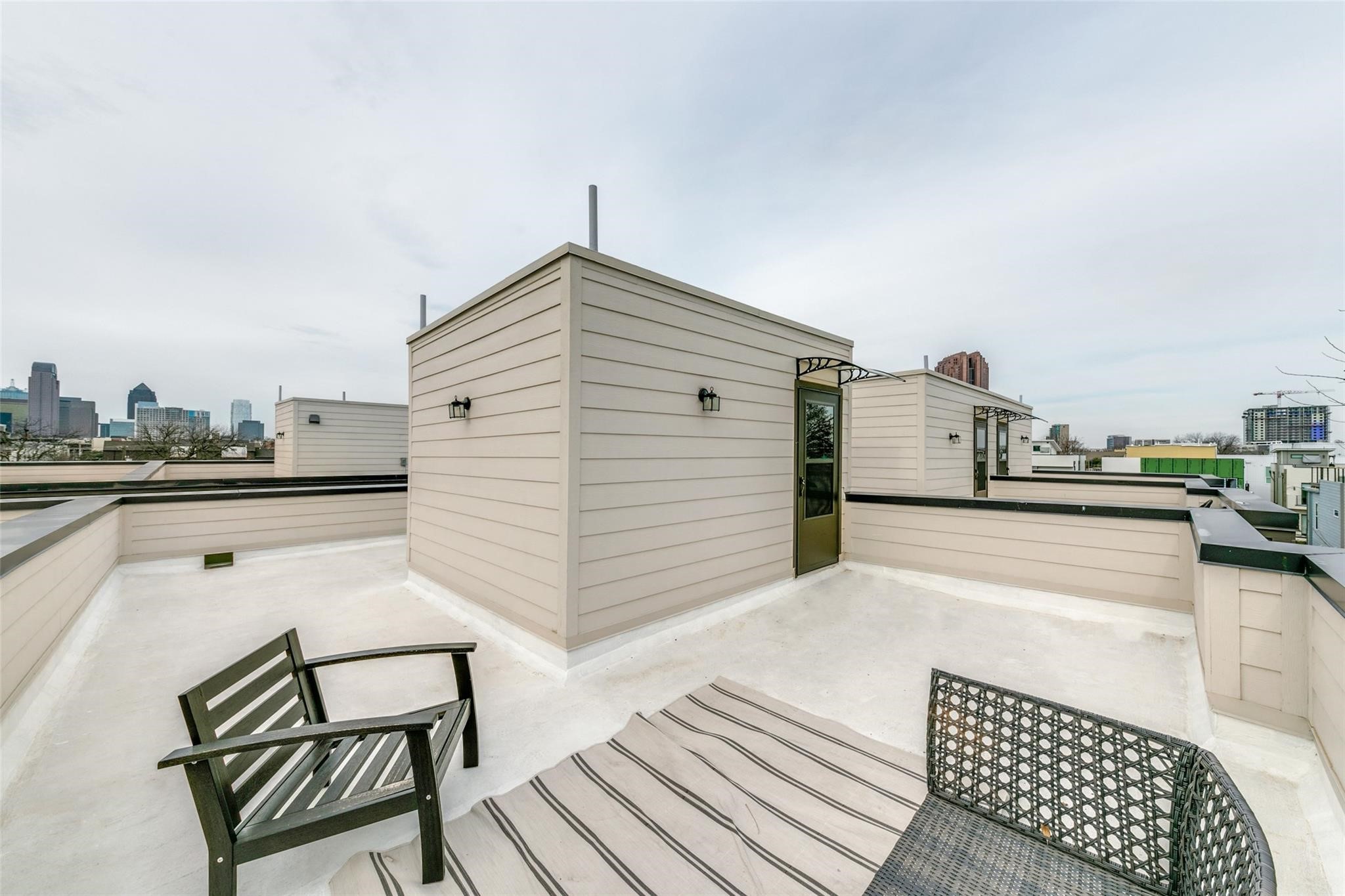 4205 Roseland Avenue 203