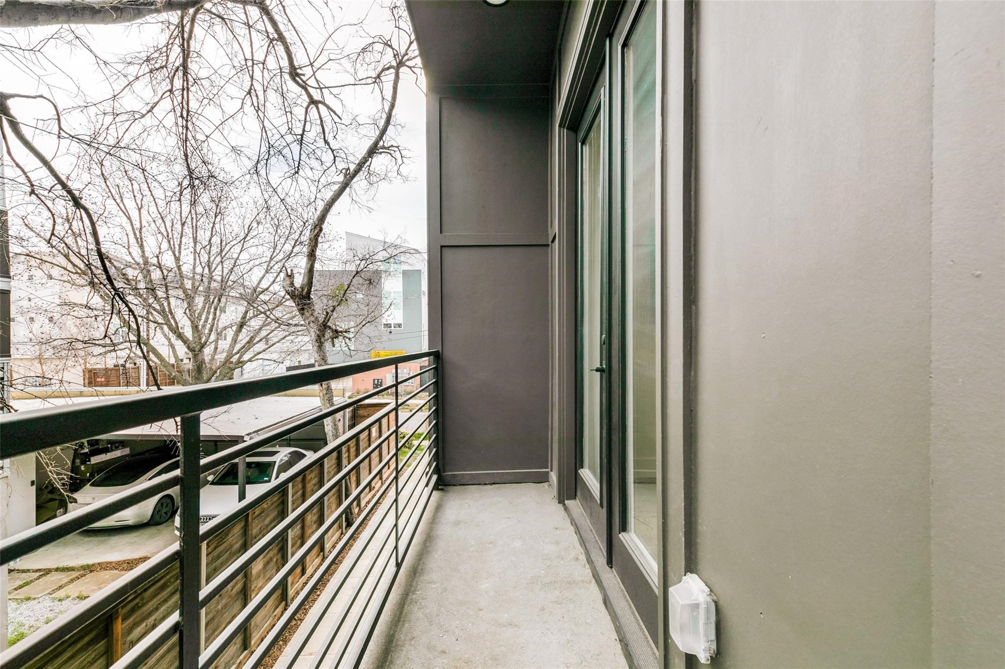 4205 Roseland Avenue 203