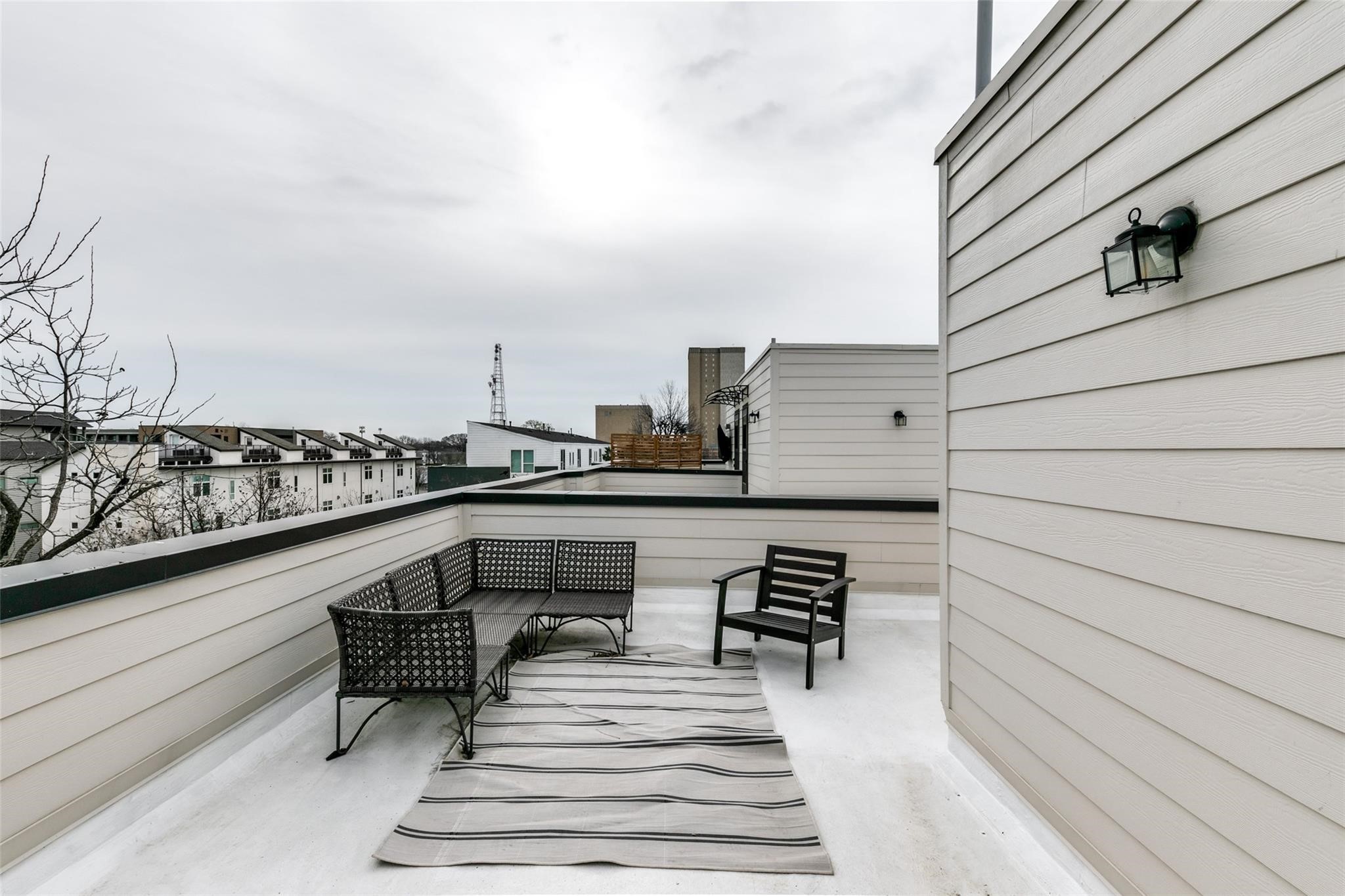 4205 Roseland Avenue 203