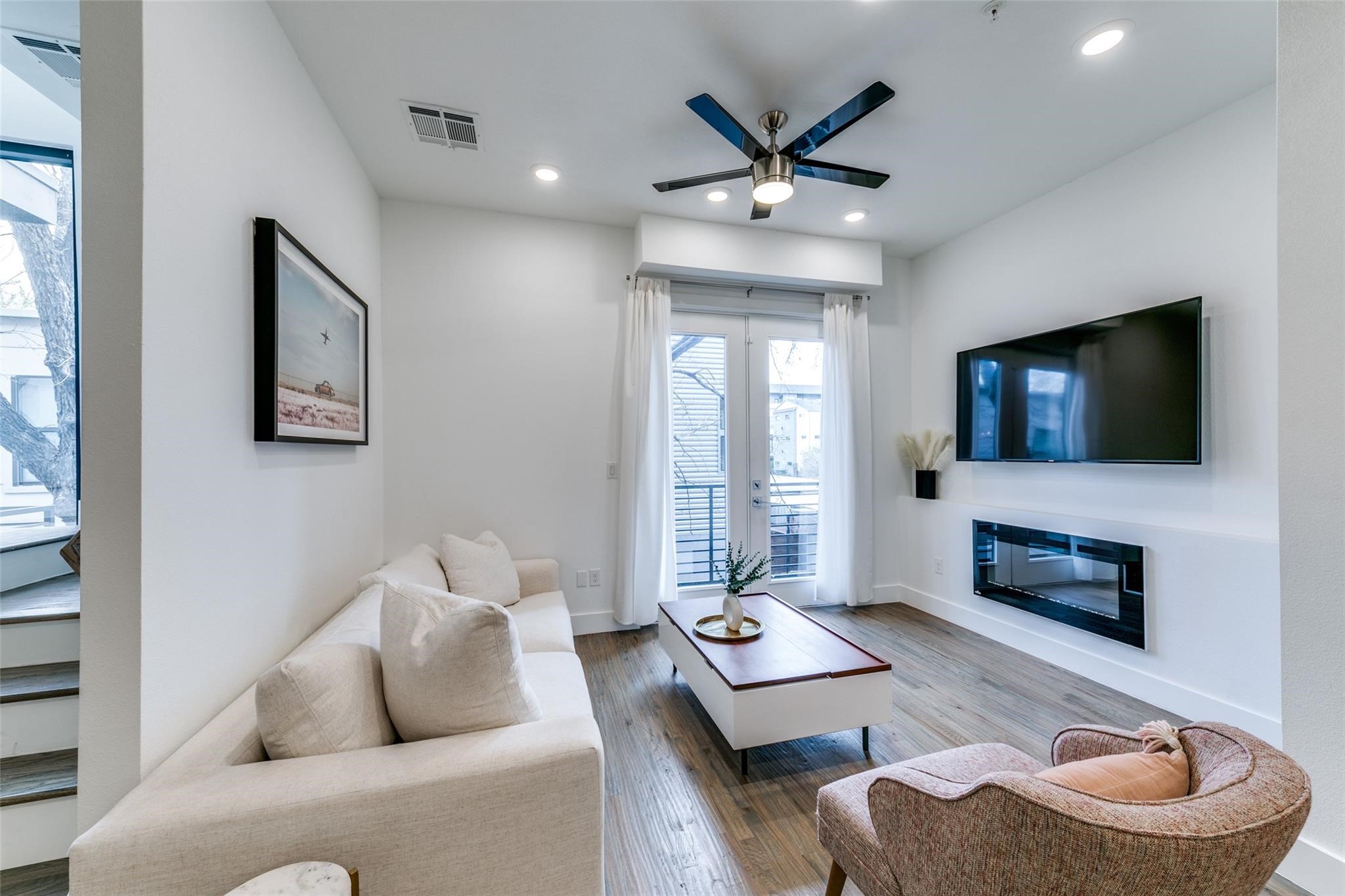 4205 Roseland Avenue 203