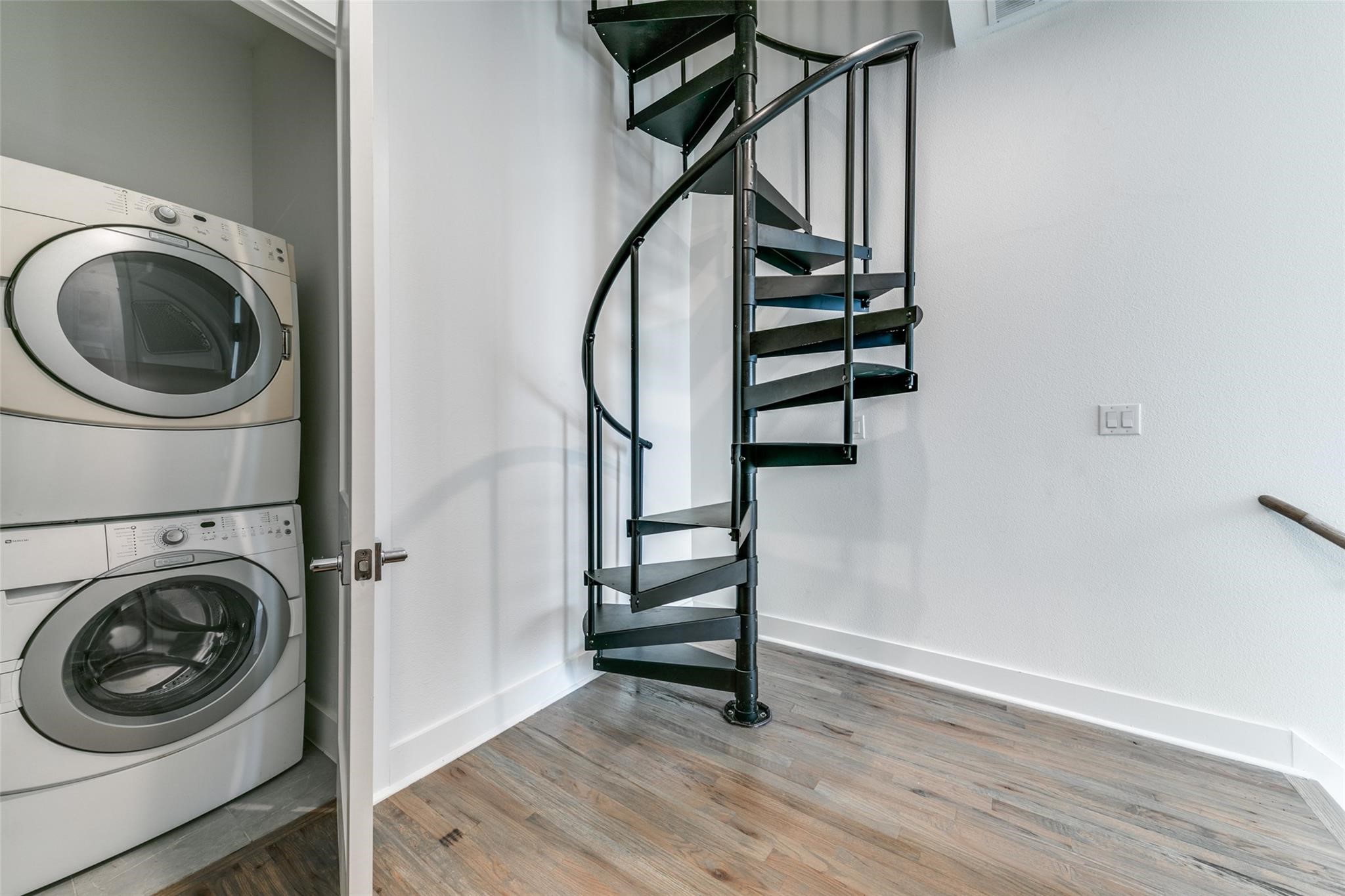 4205 Roseland Avenue 203