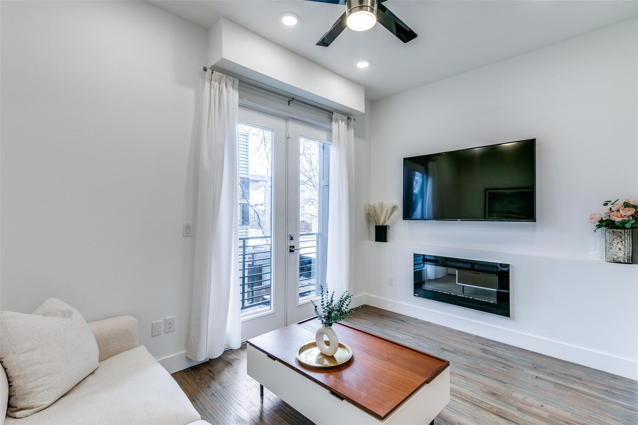 4205 Roseland Avenue 203