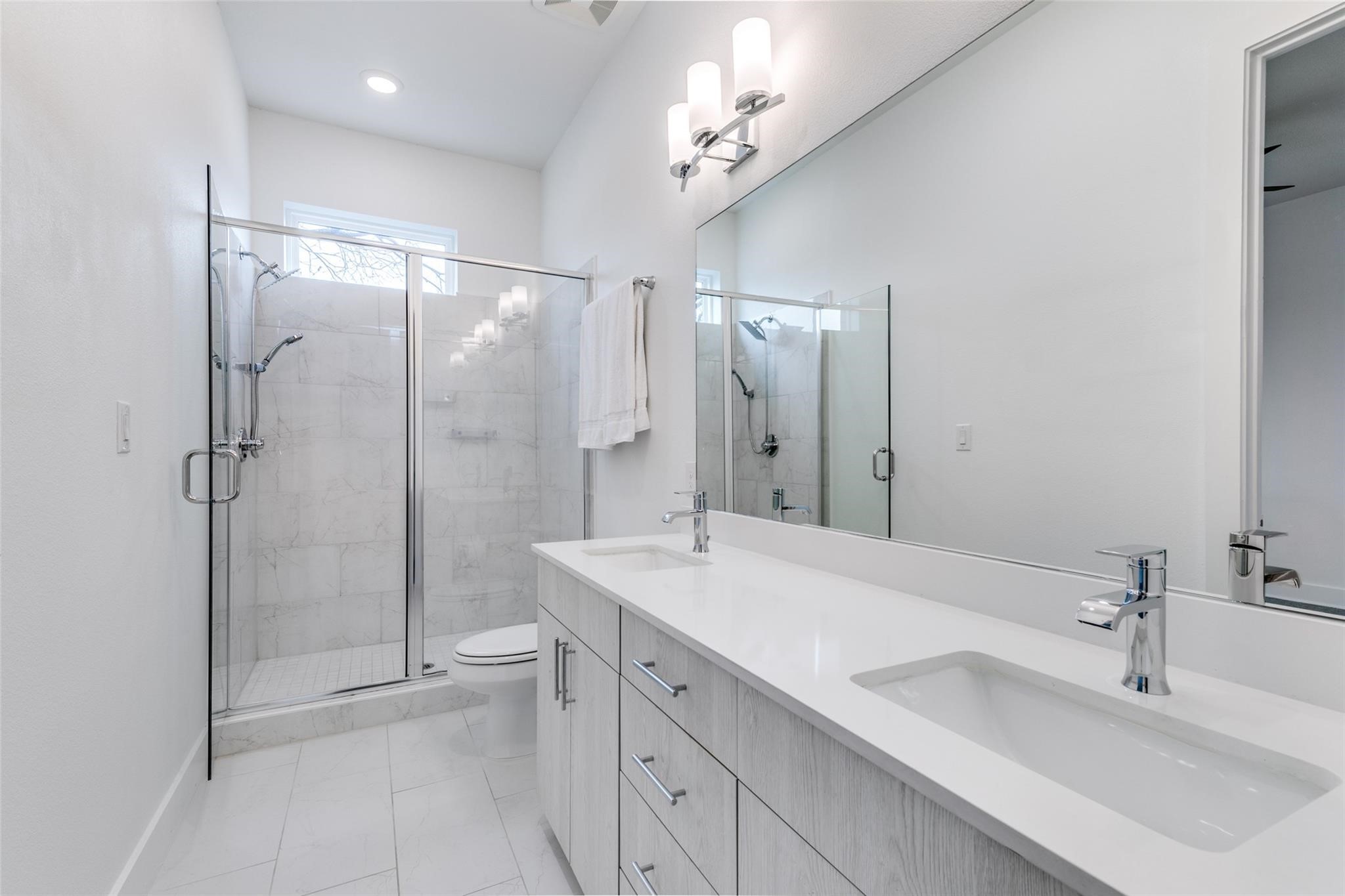 4205 Roseland Avenue 203