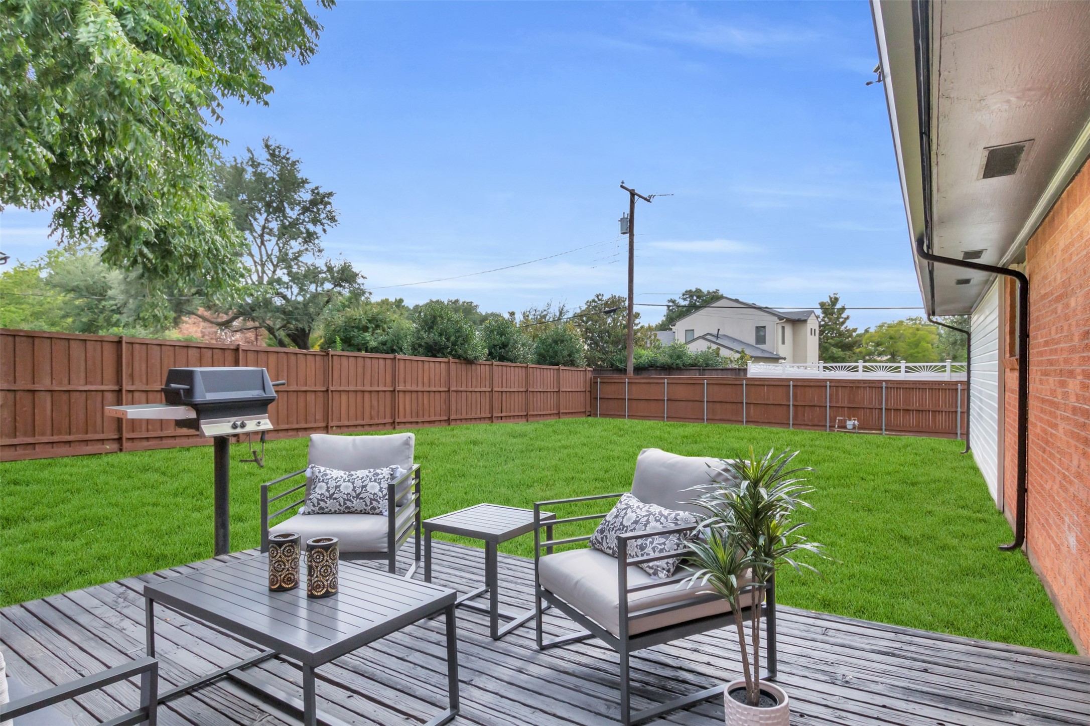 11107 Hillcrest Road