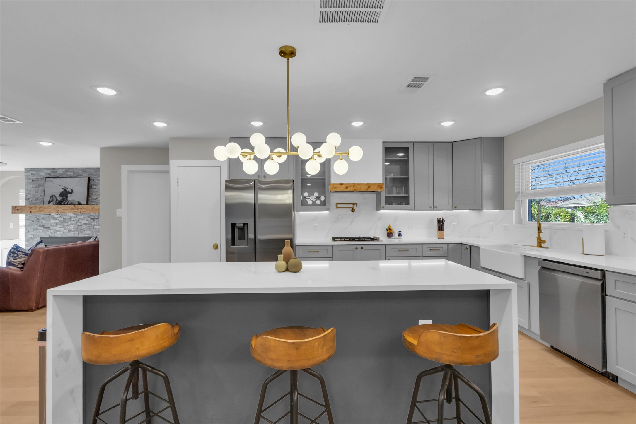 11107 Hillcrest Road