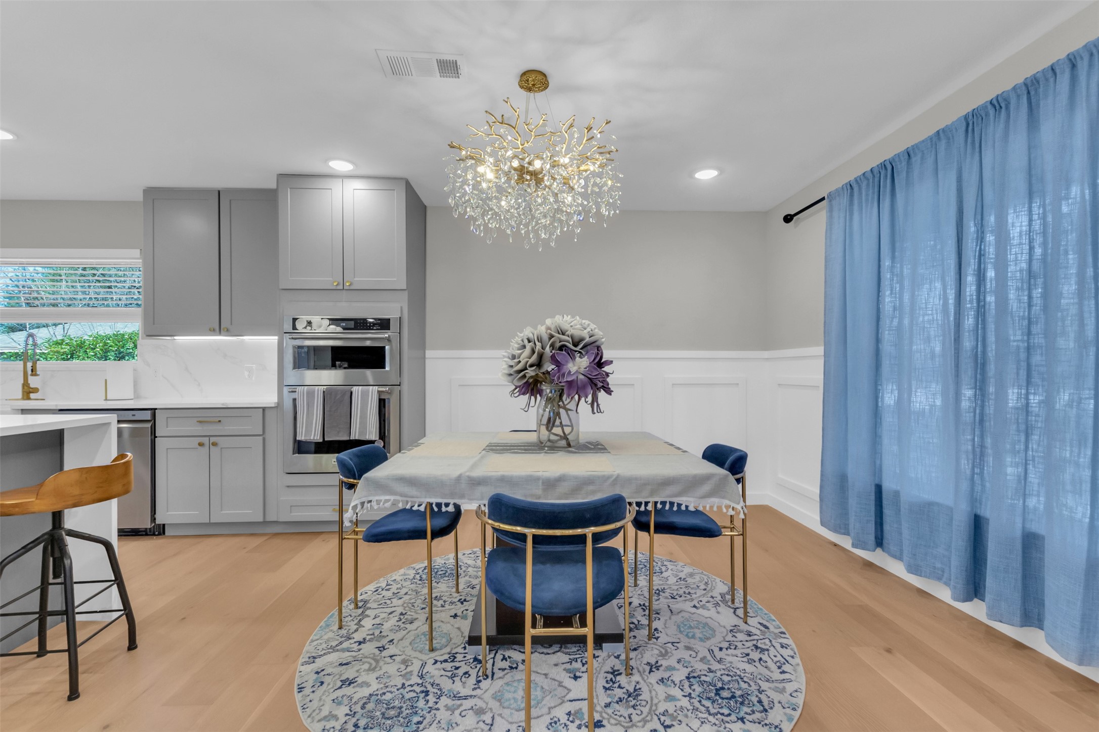 11107 Hillcrest Road