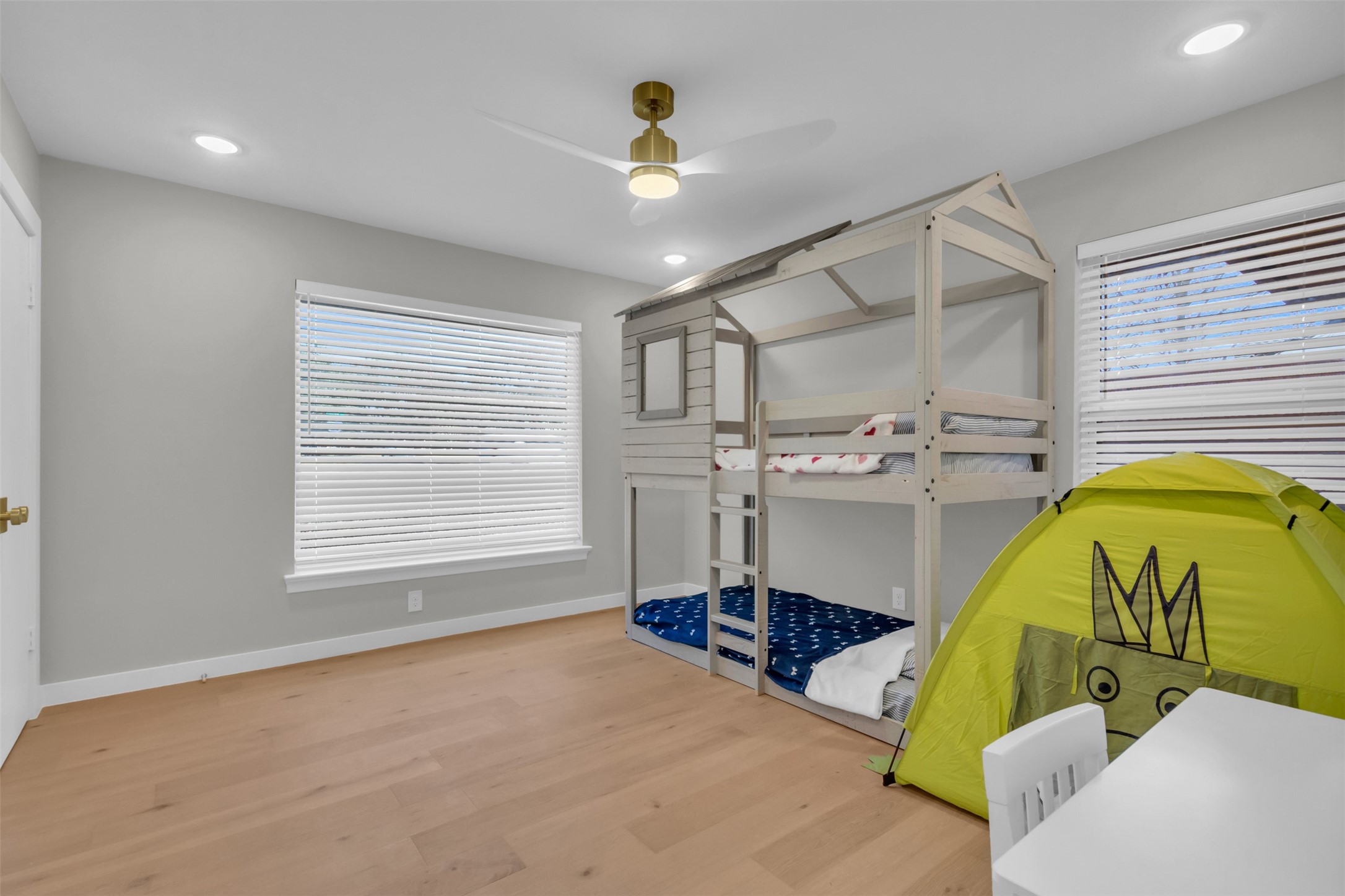 11107 Hillcrest Road