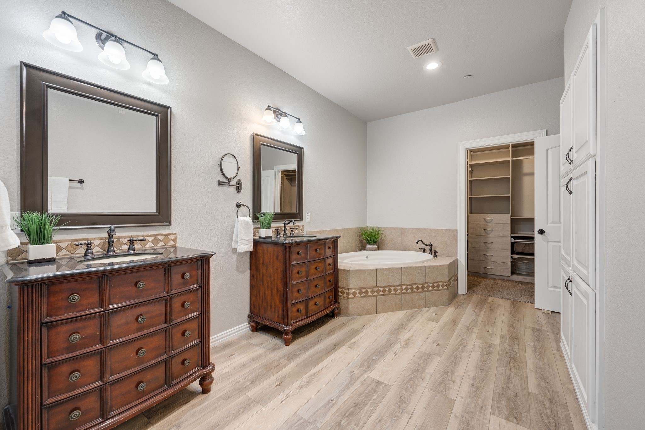 223 Wood Street 501