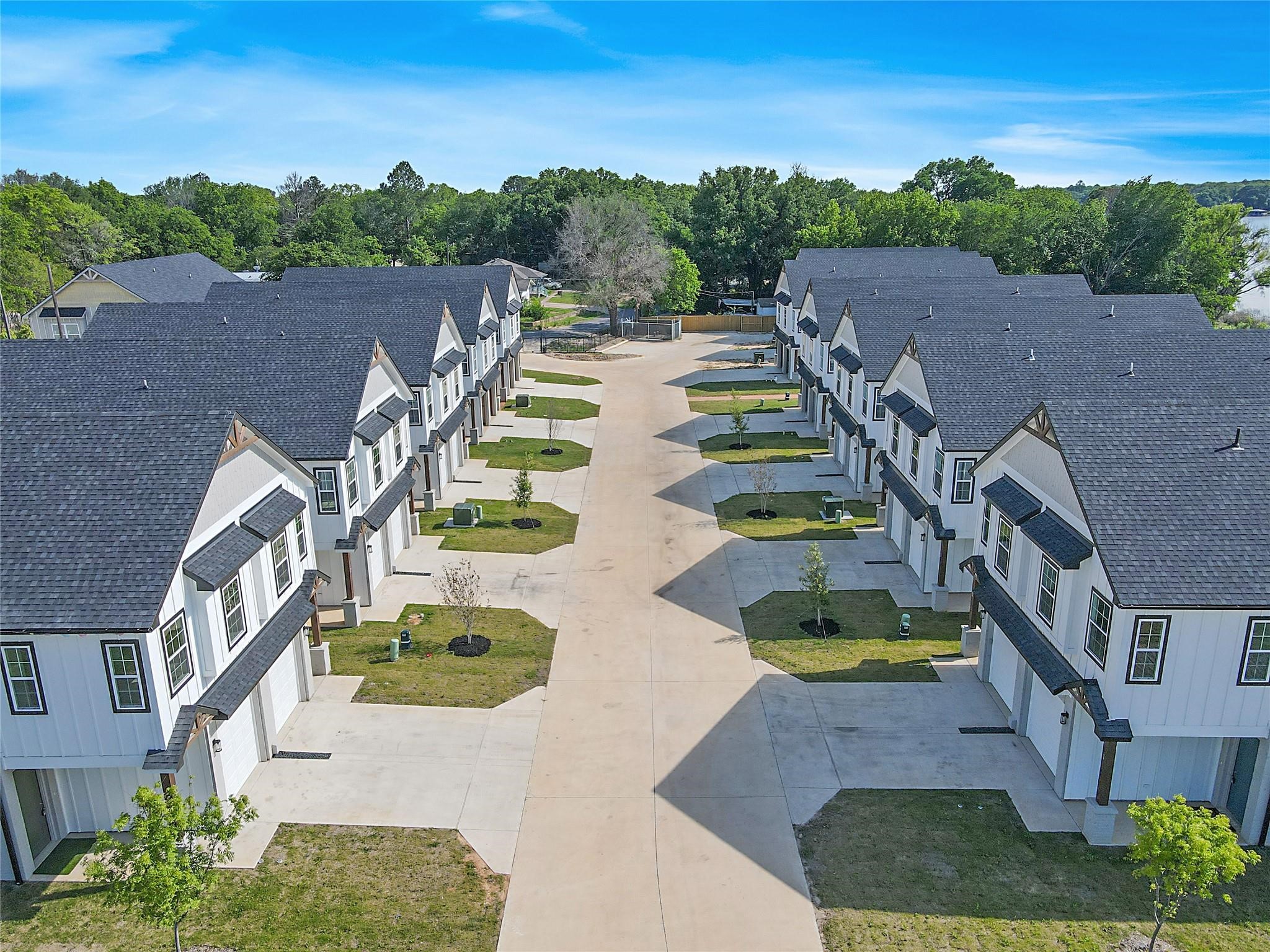 1319 W Main. Street 7