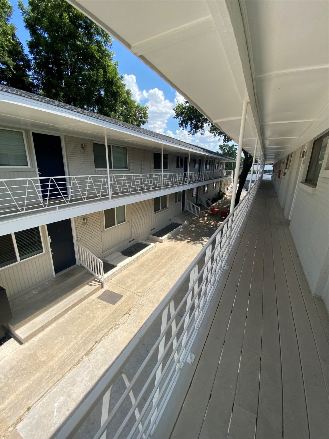 5014 San Jacinto Street 204