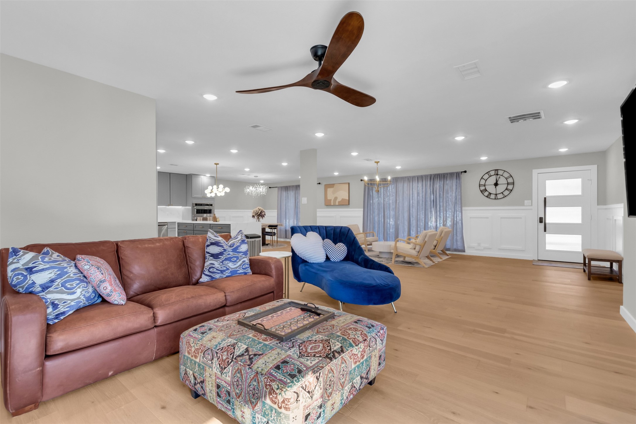 11107 Hillcrest Road