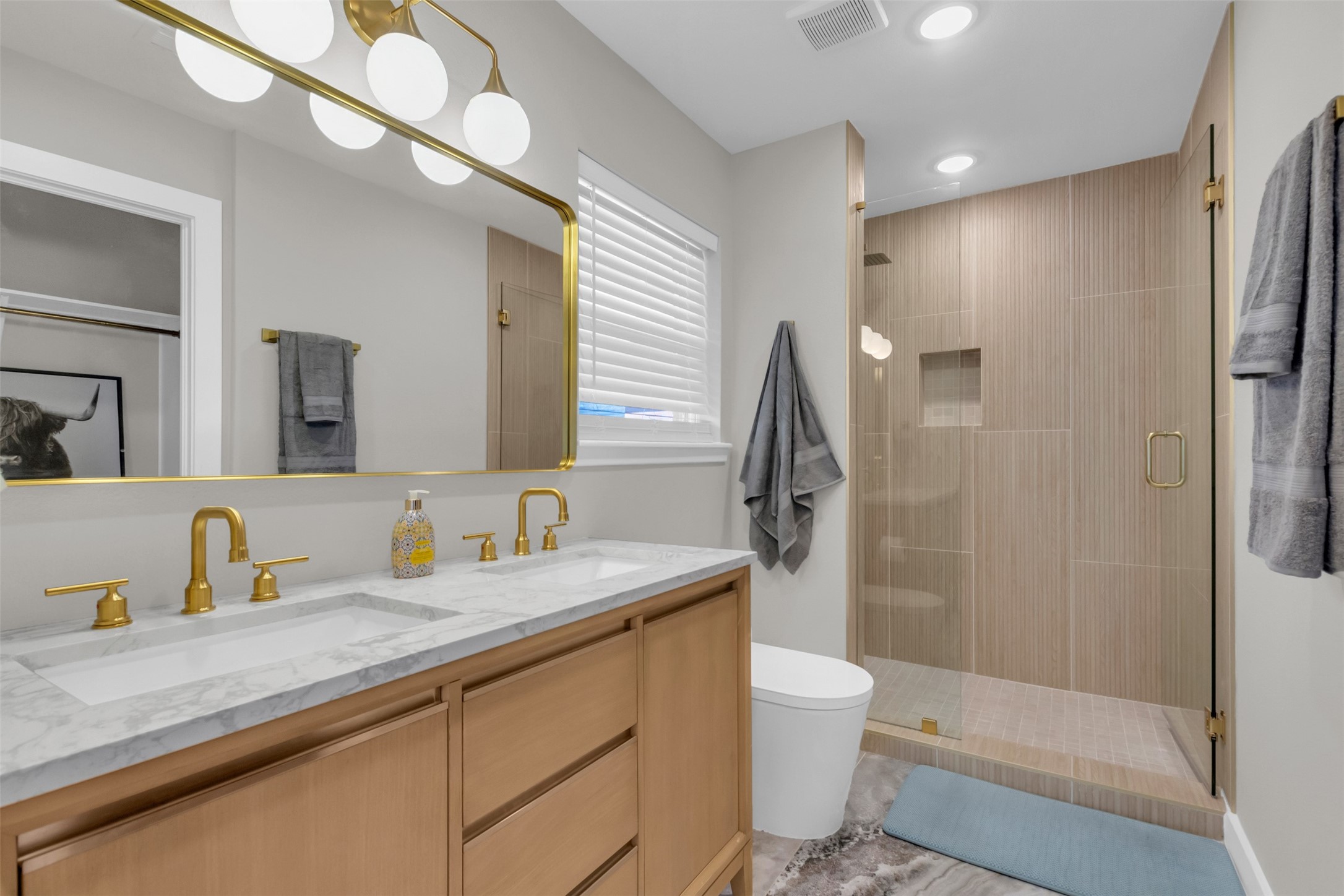 11107 Hillcrest Road