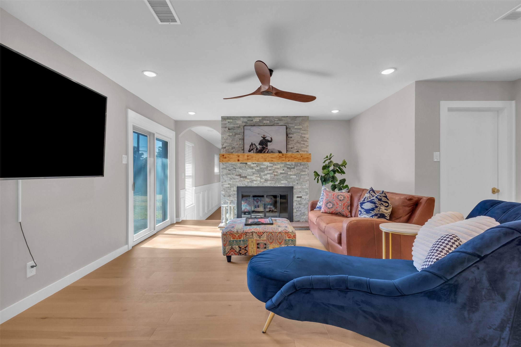 11107 Hillcrest Road