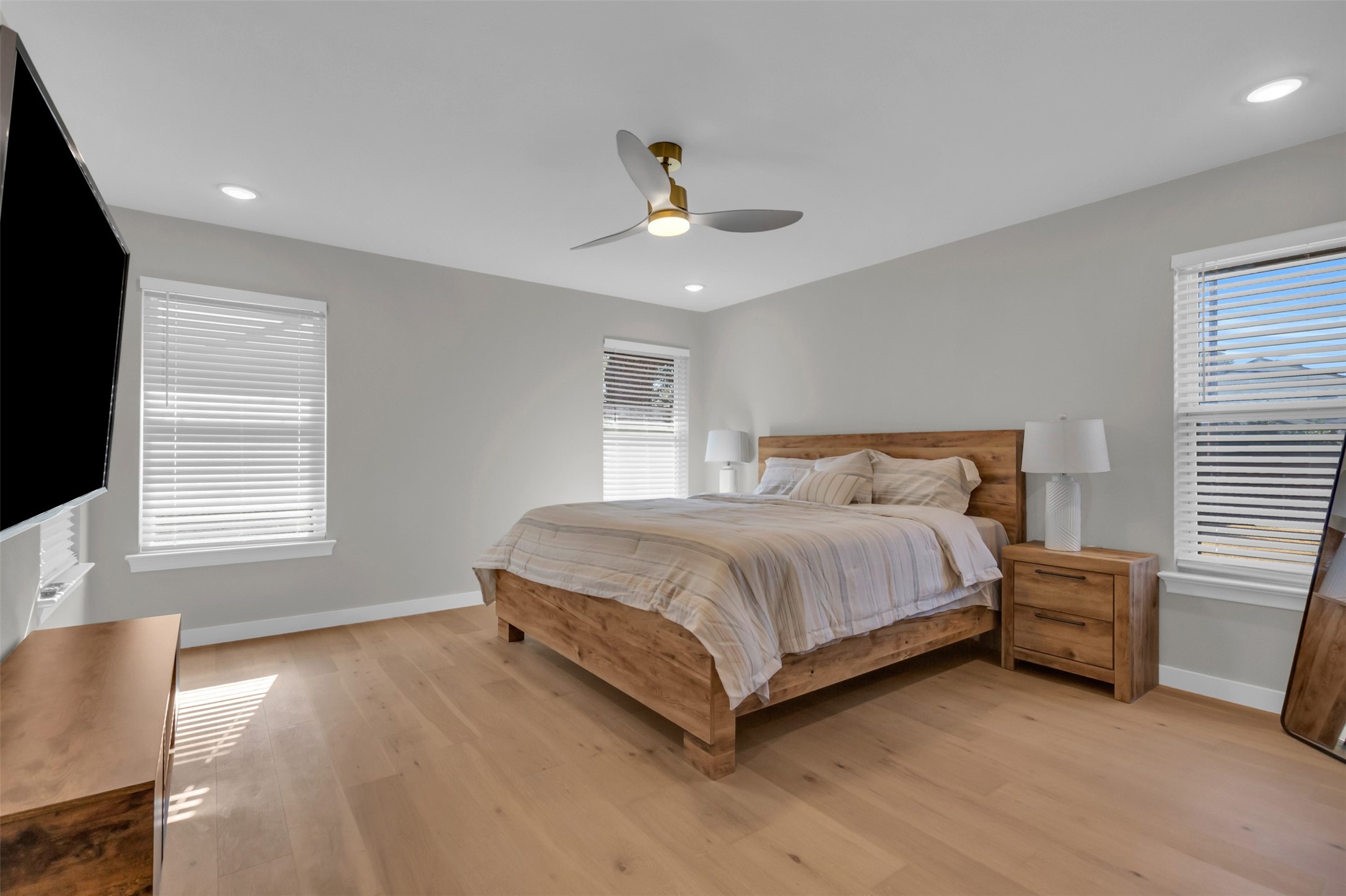 11107 Hillcrest Road