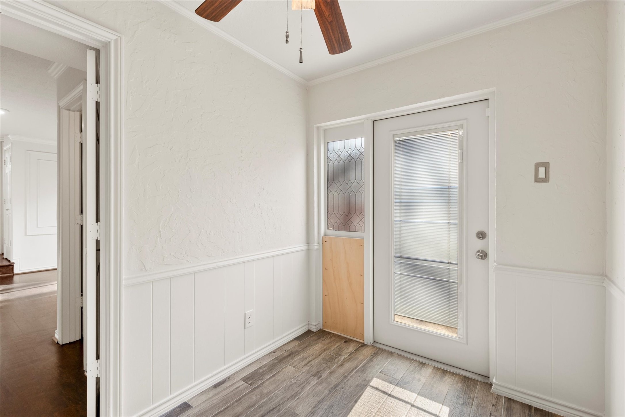 3801 S Versailles Avenue