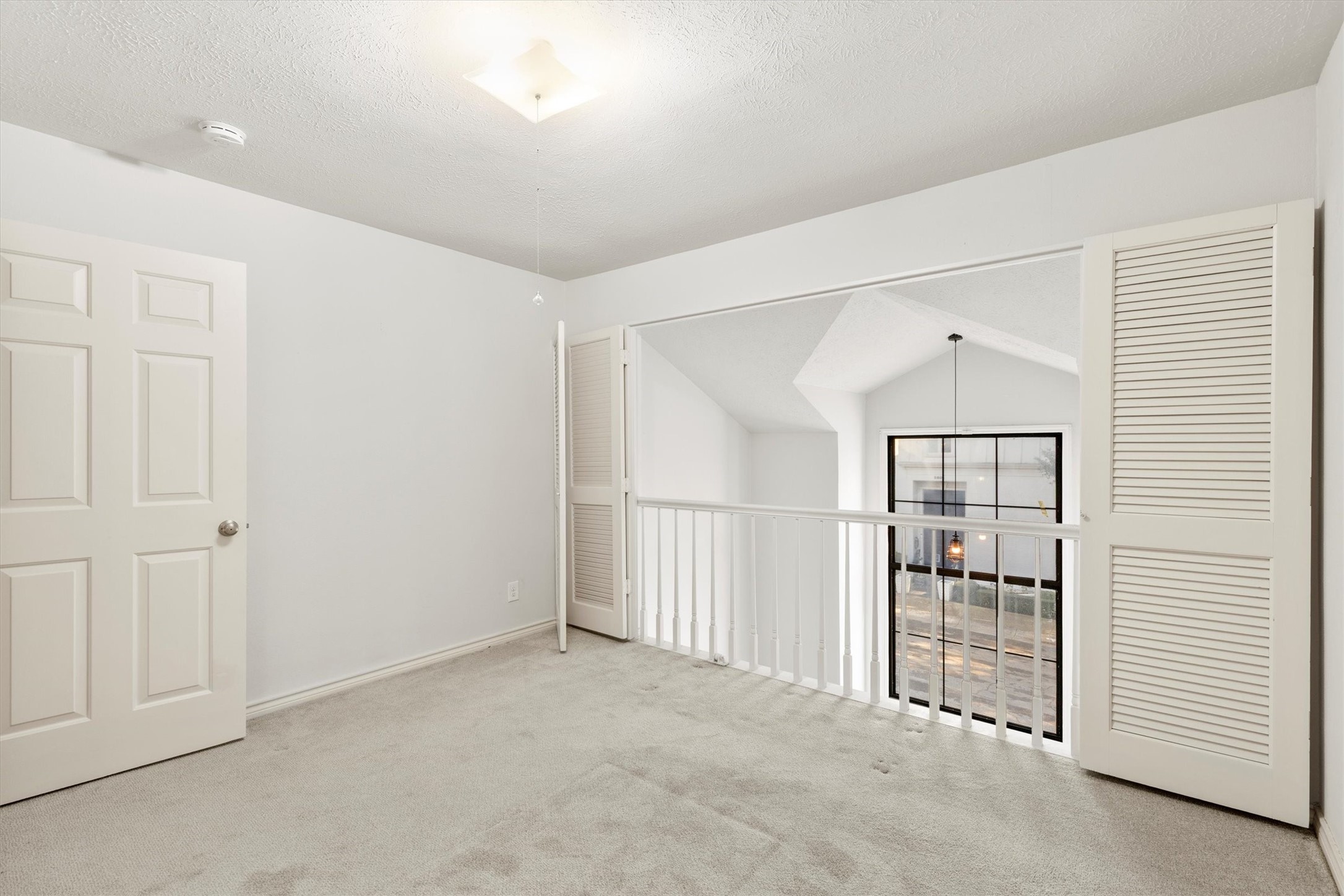 3801 S Versailles Avenue