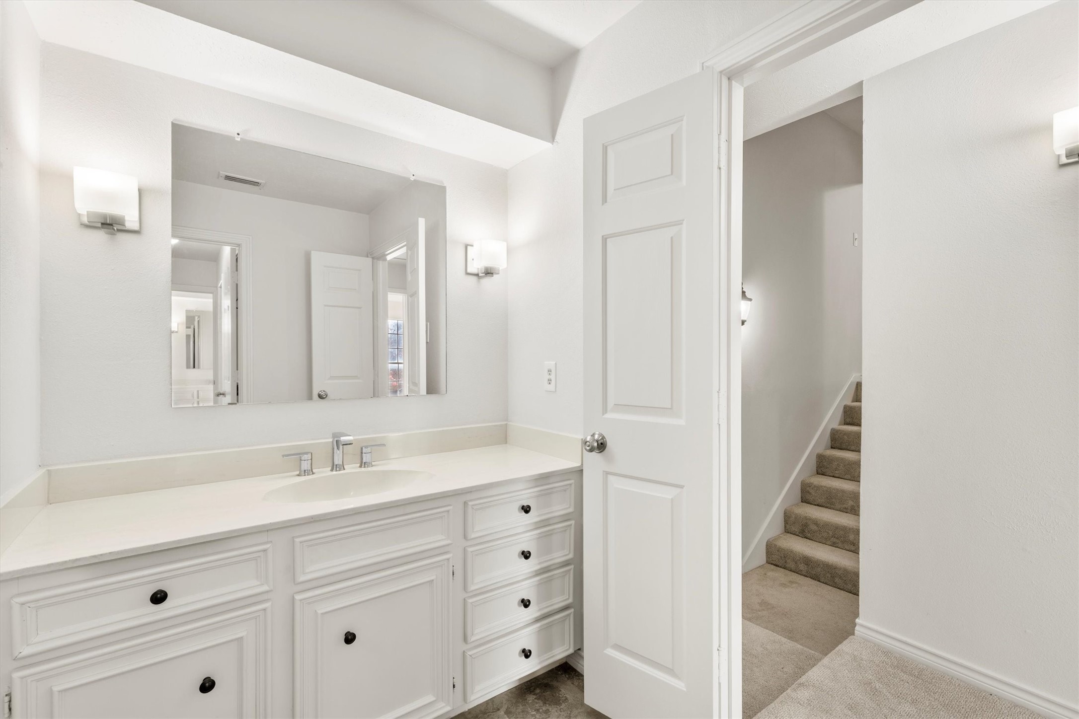 3801 S Versailles Avenue