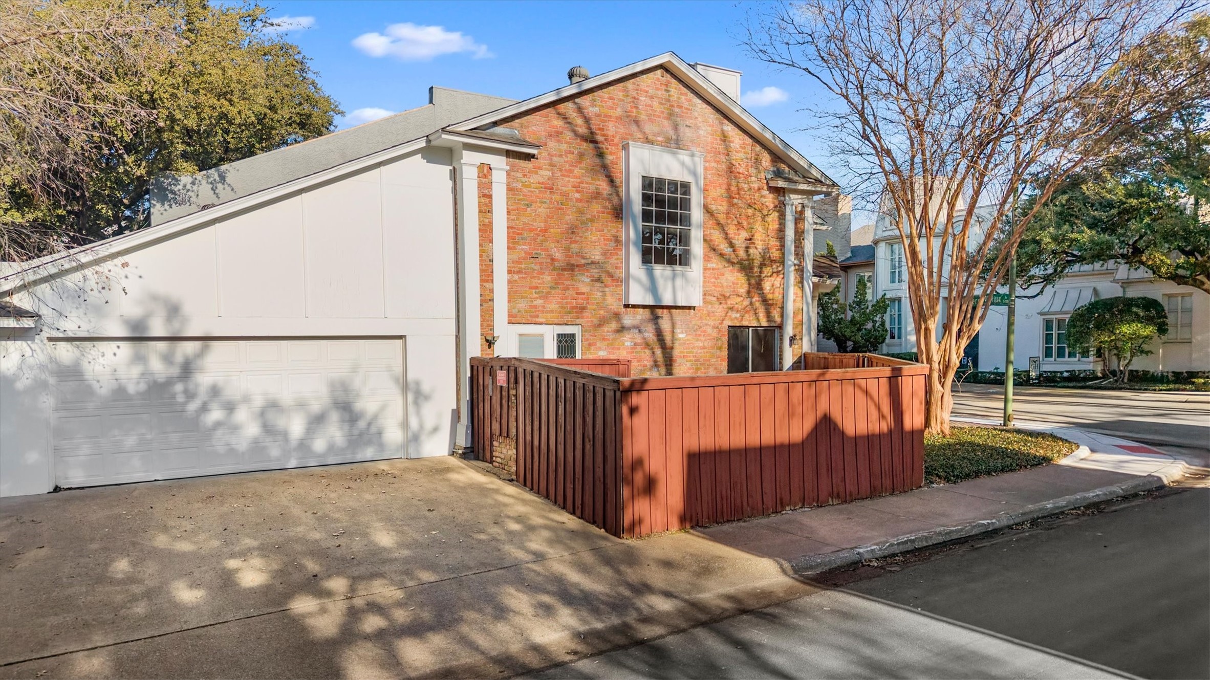 3801 S Versailles Avenue