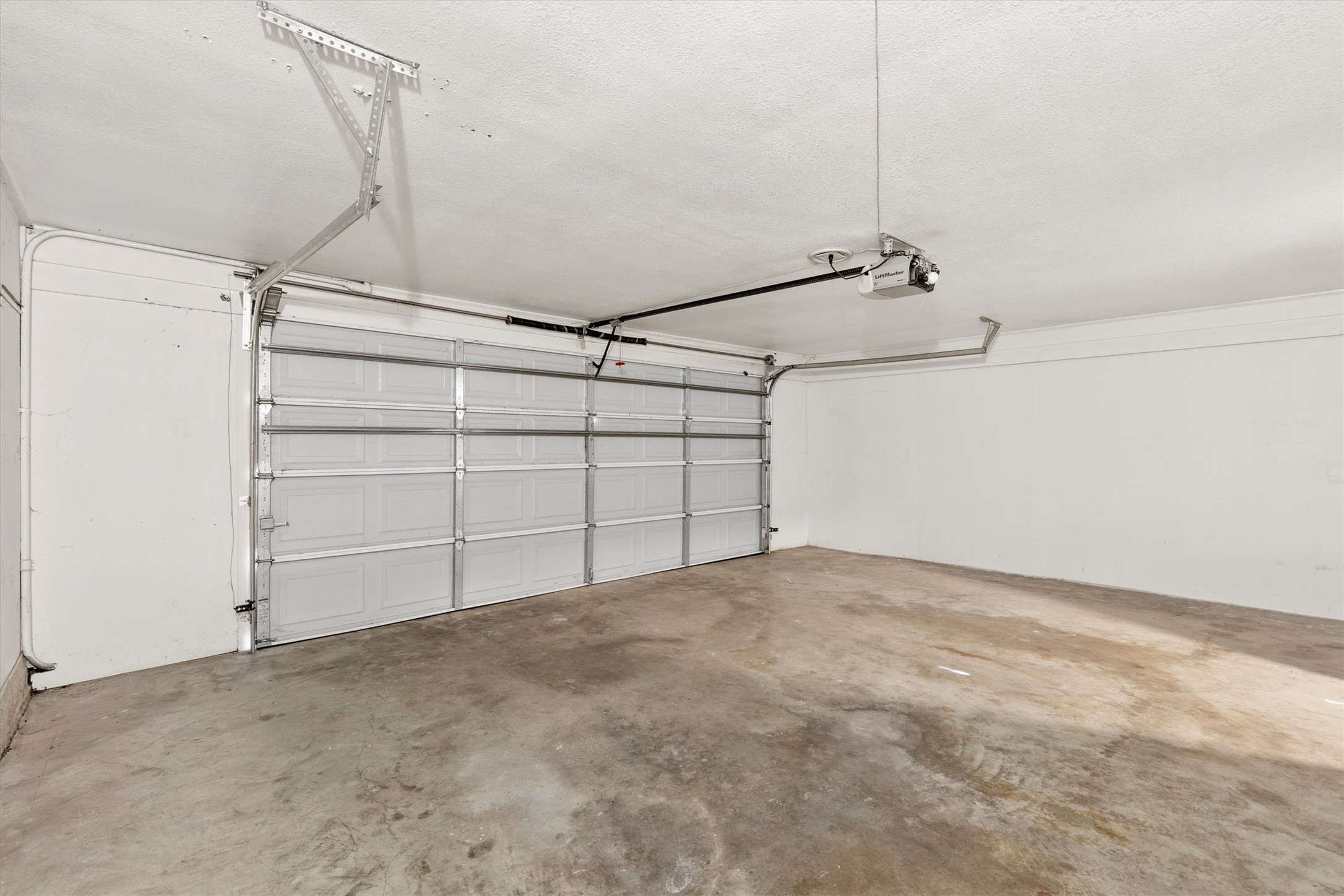 3801 S Versailles Avenue