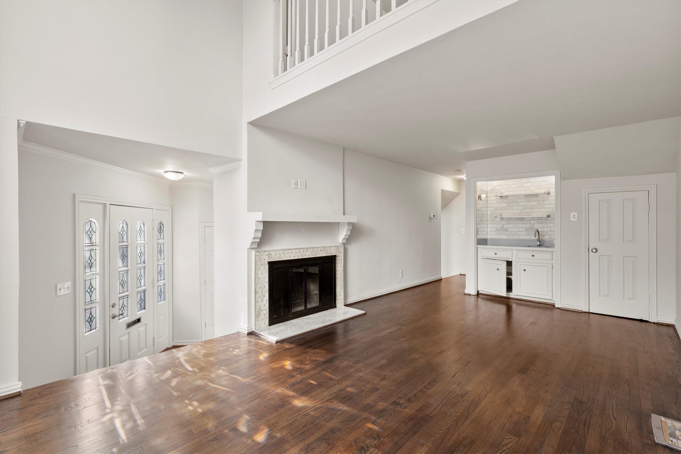 3801 S Versailles Avenue