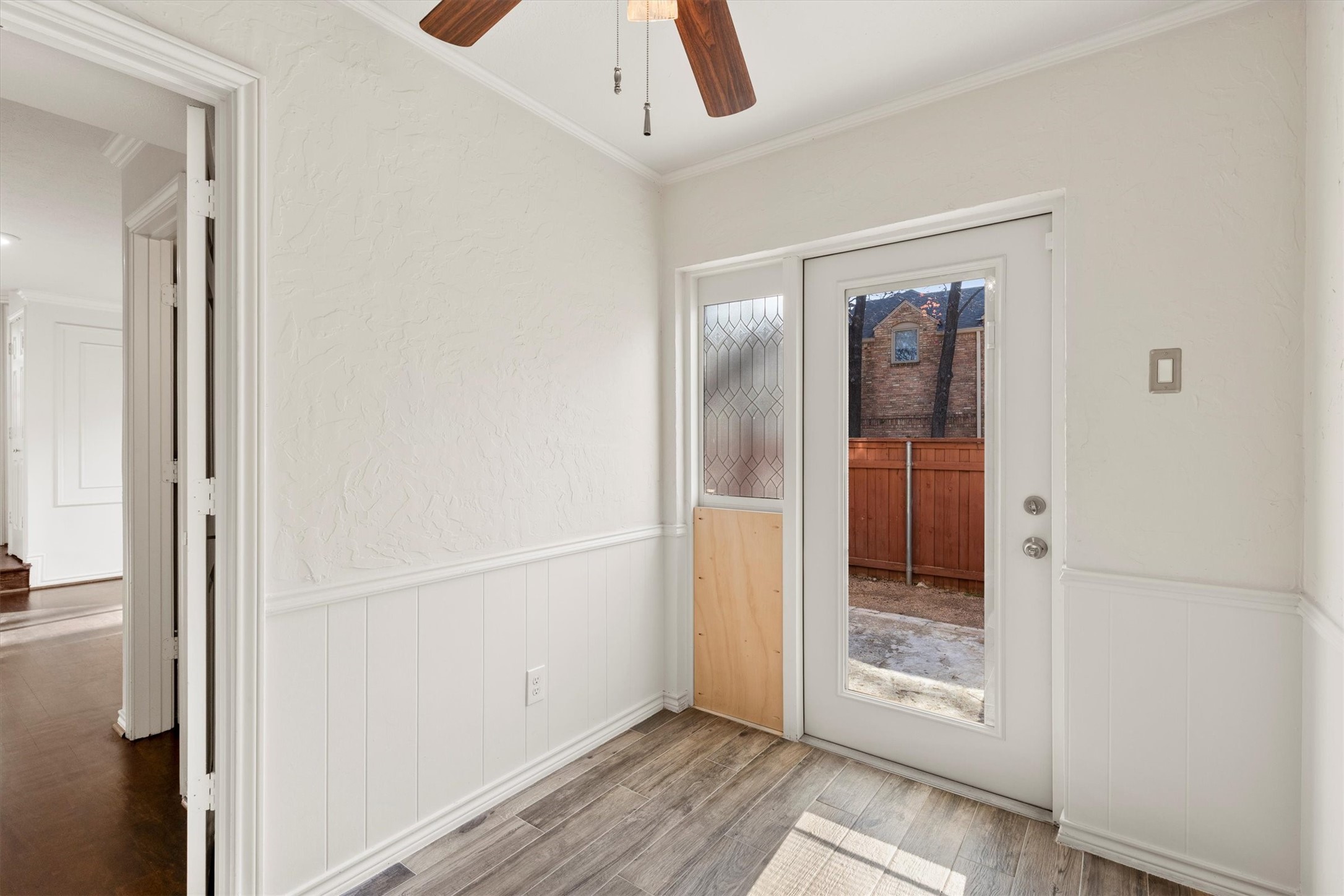 3801 S Versailles Avenue