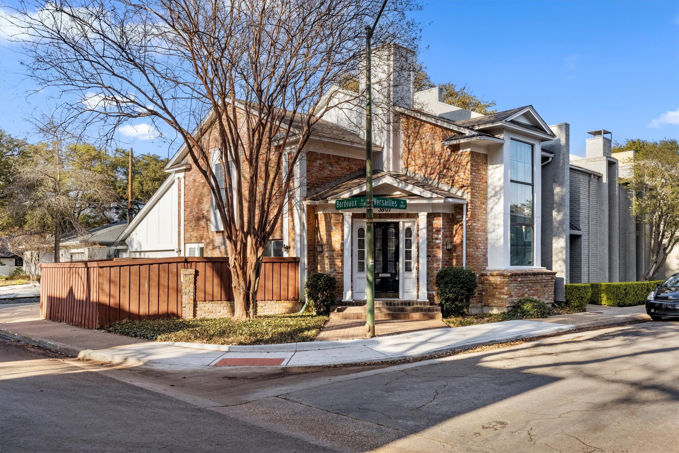 3801 S Versailles Avenue