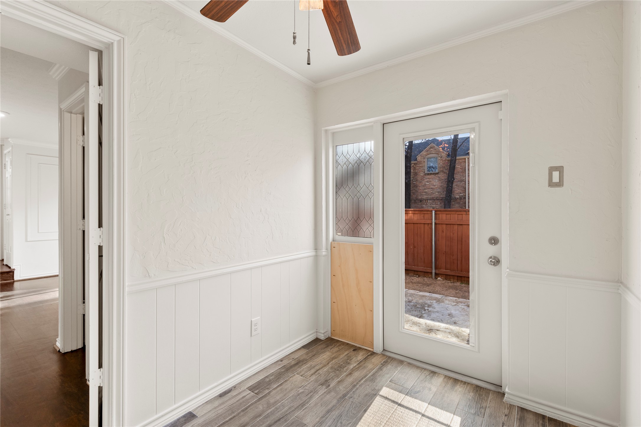 3801 S Versailles Avenue