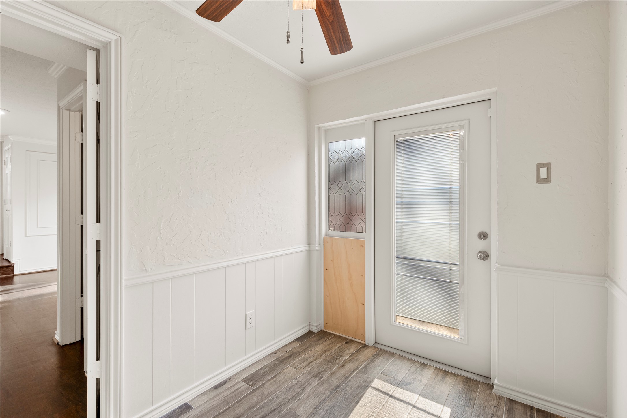 3801 S Versailles Avenue