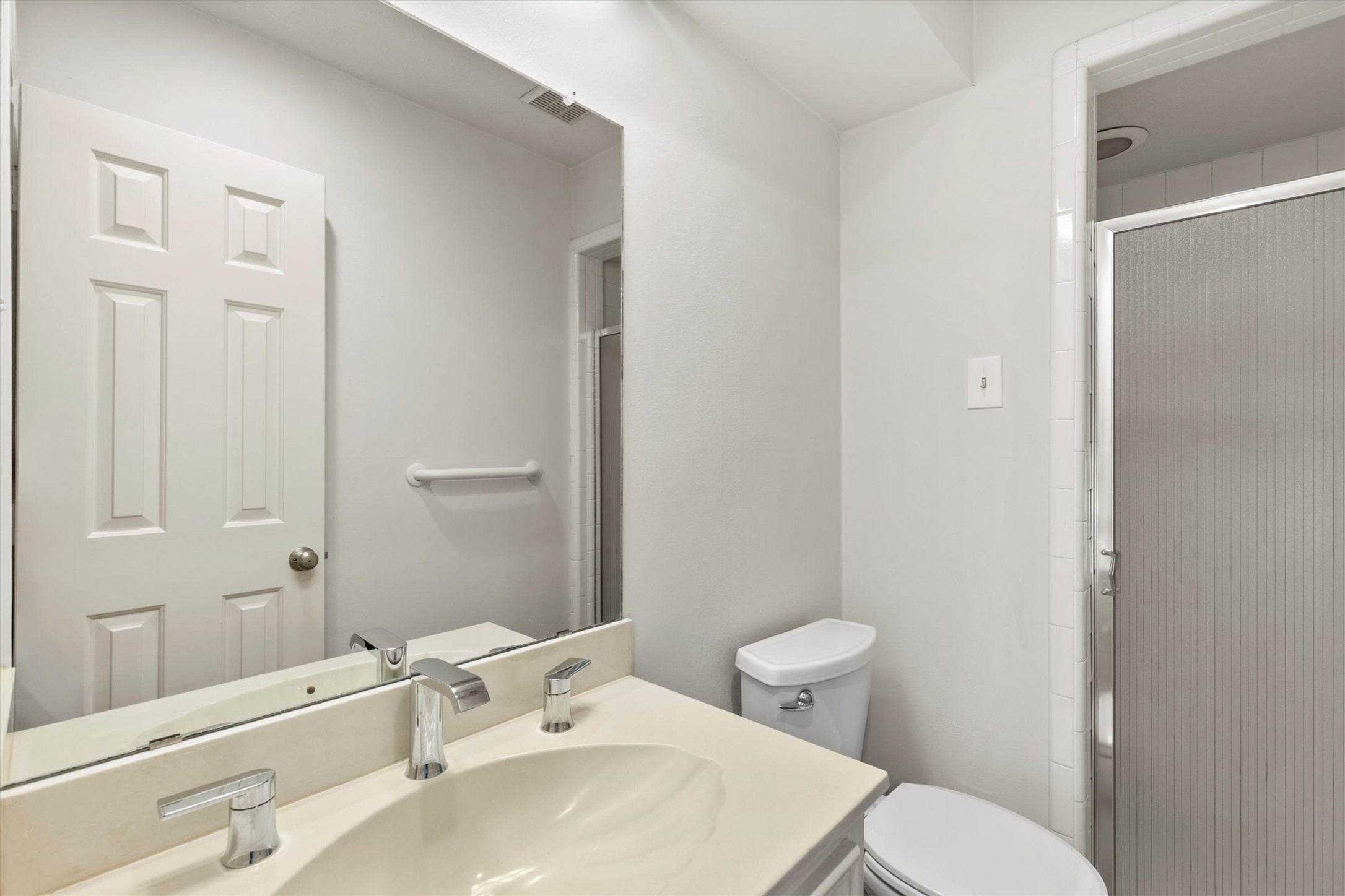 3801 S Versailles Avenue