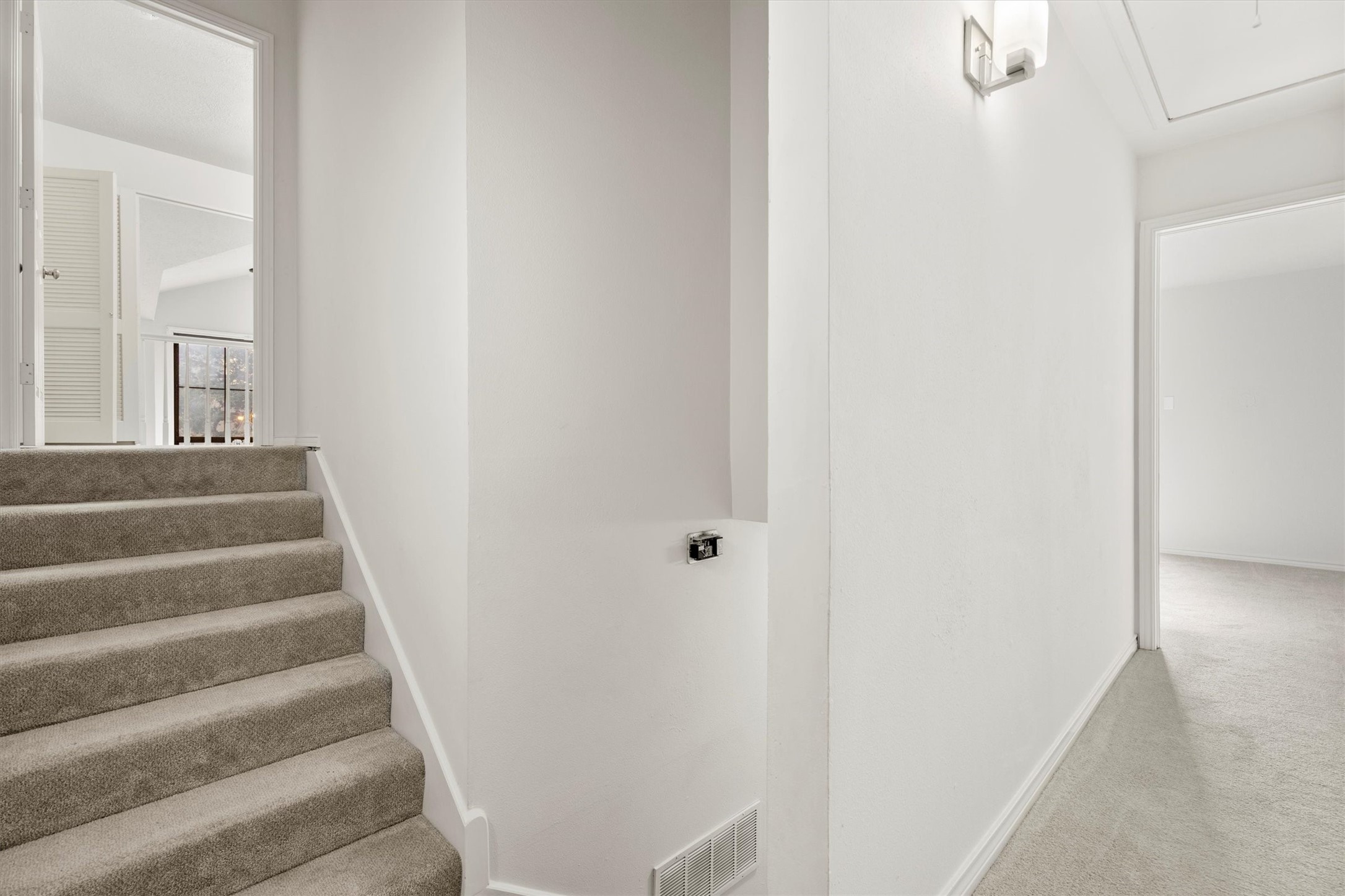 3801 S Versailles Avenue