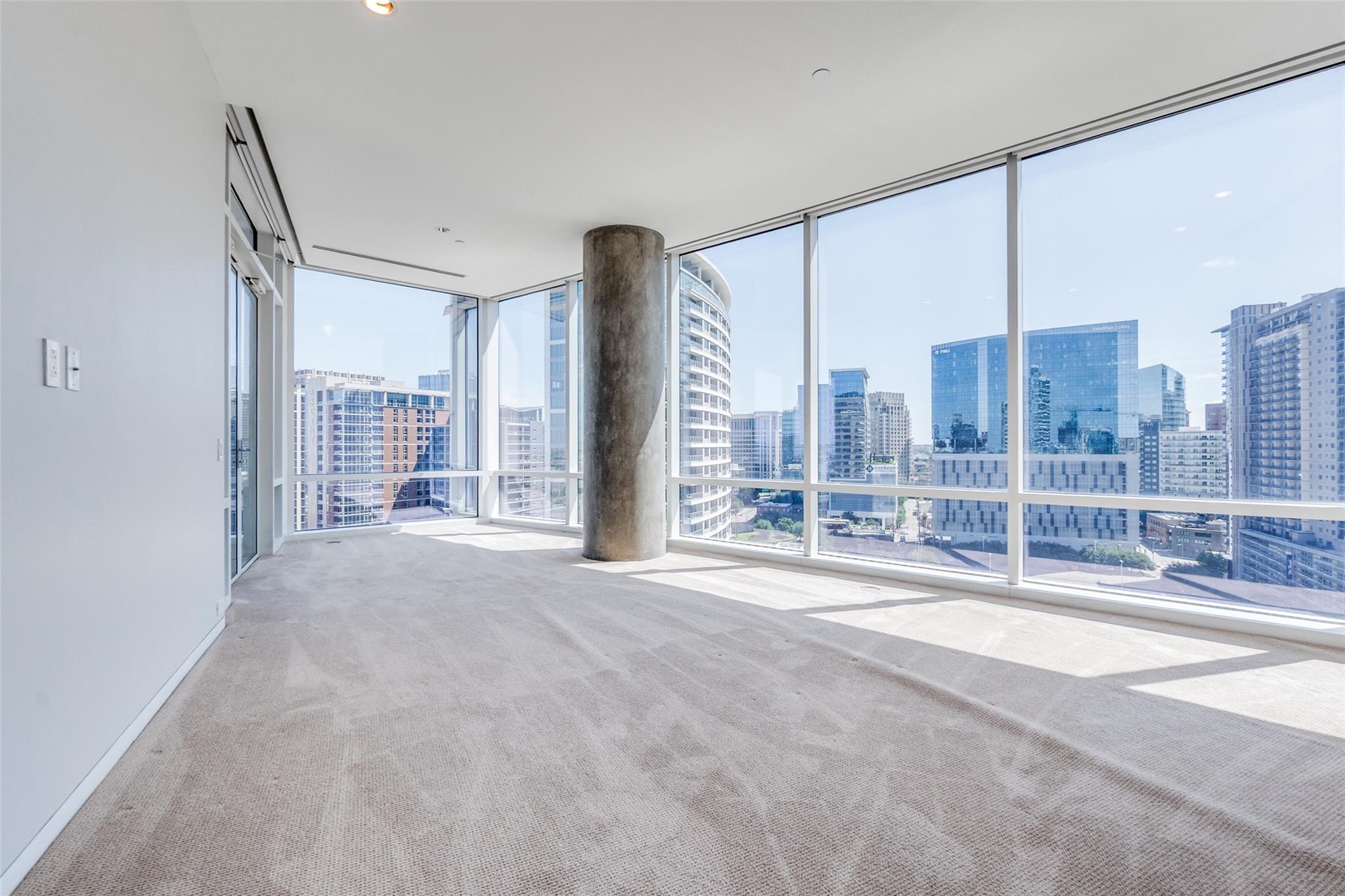 2430 Victory Park Lane 1809