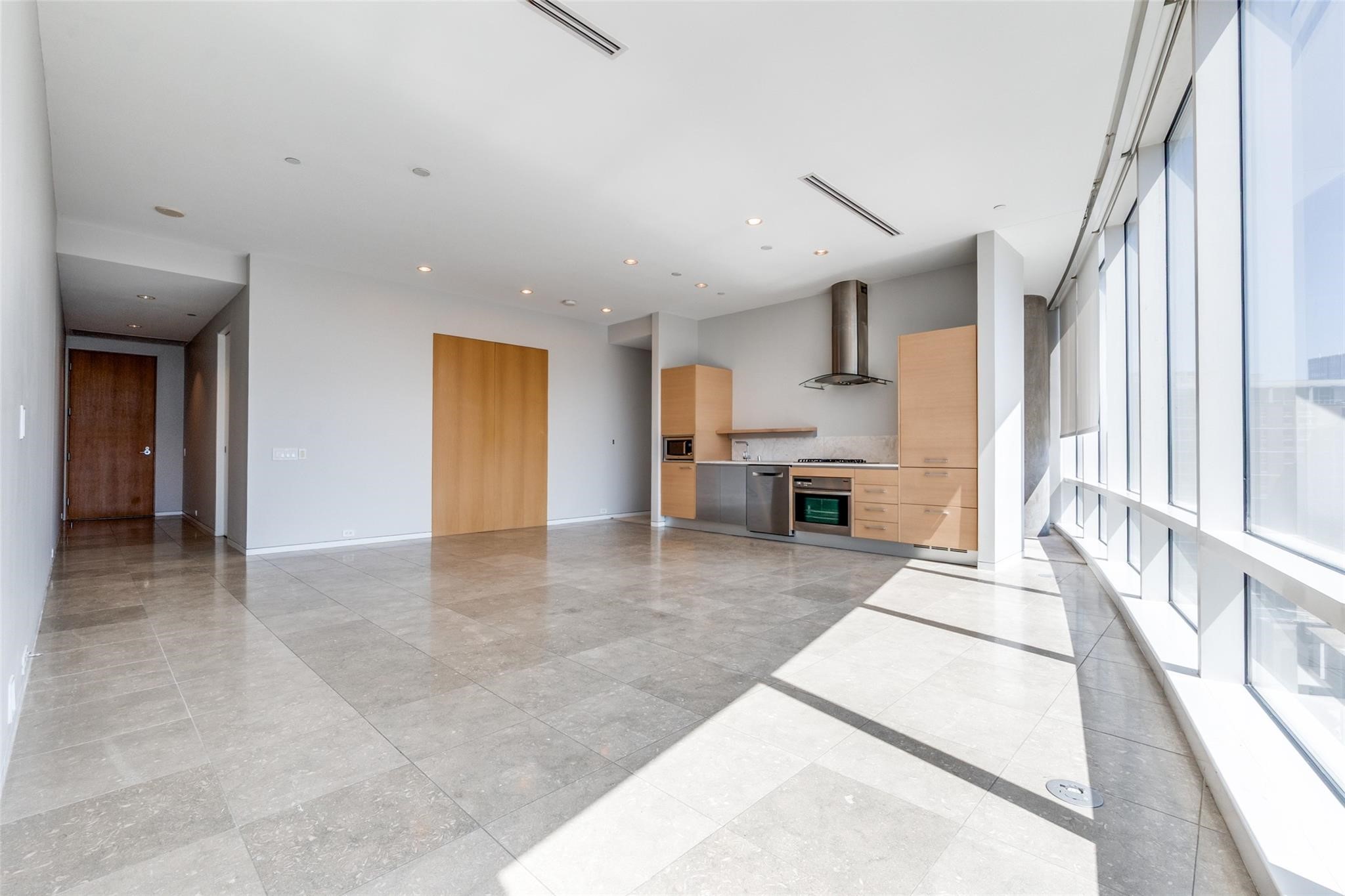 2430 Victory Park Lane 1809