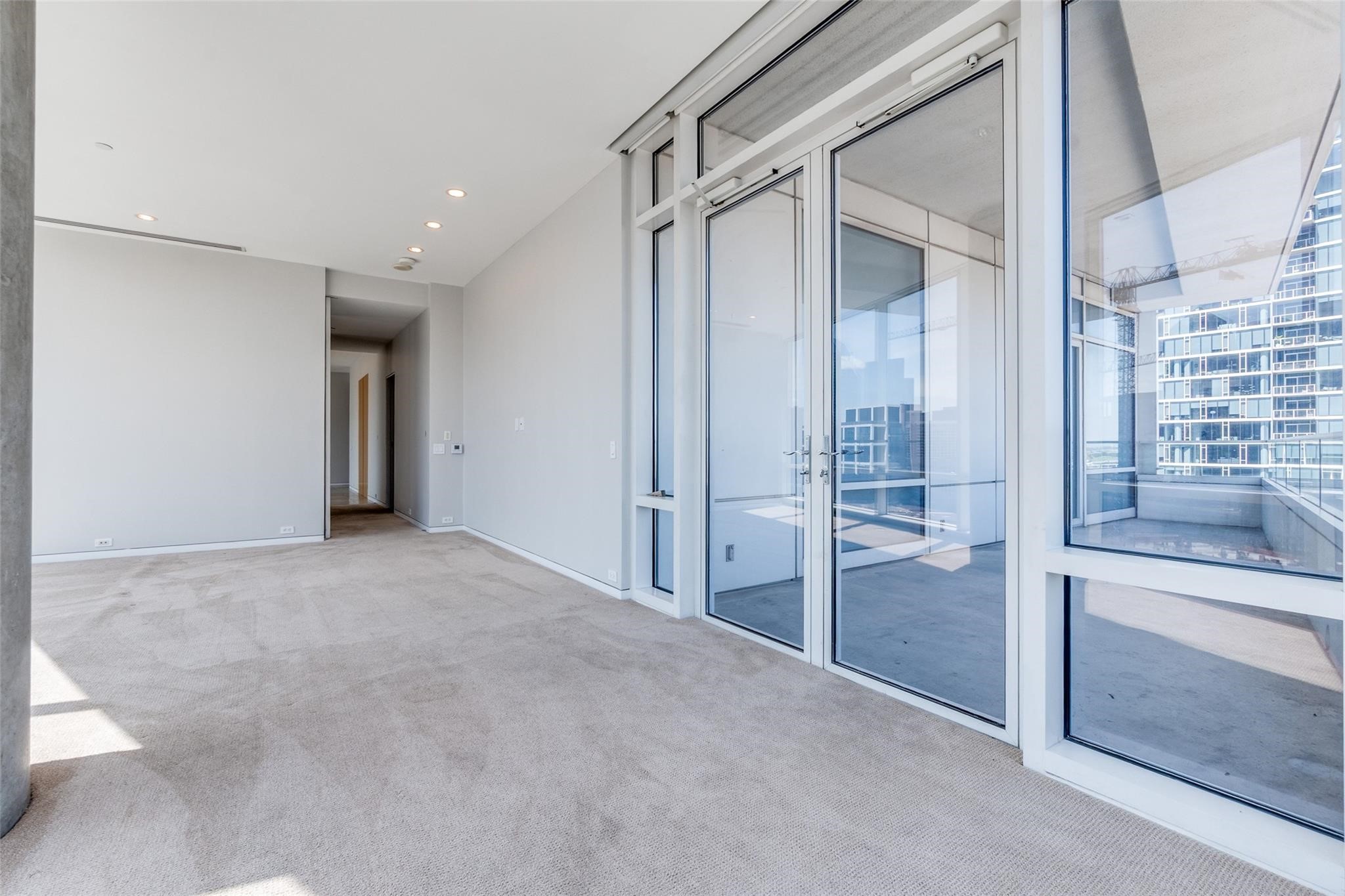 2430 Victory Park Lane 1809