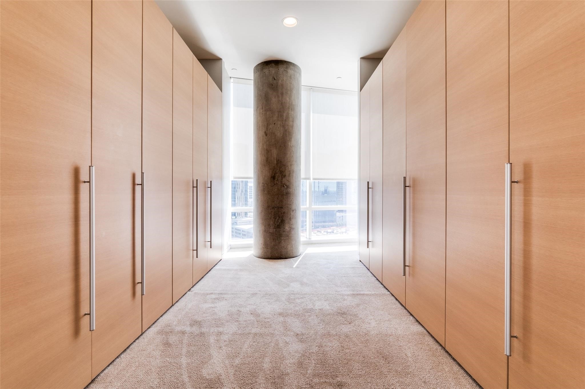 2430 Victory Park Lane 1809