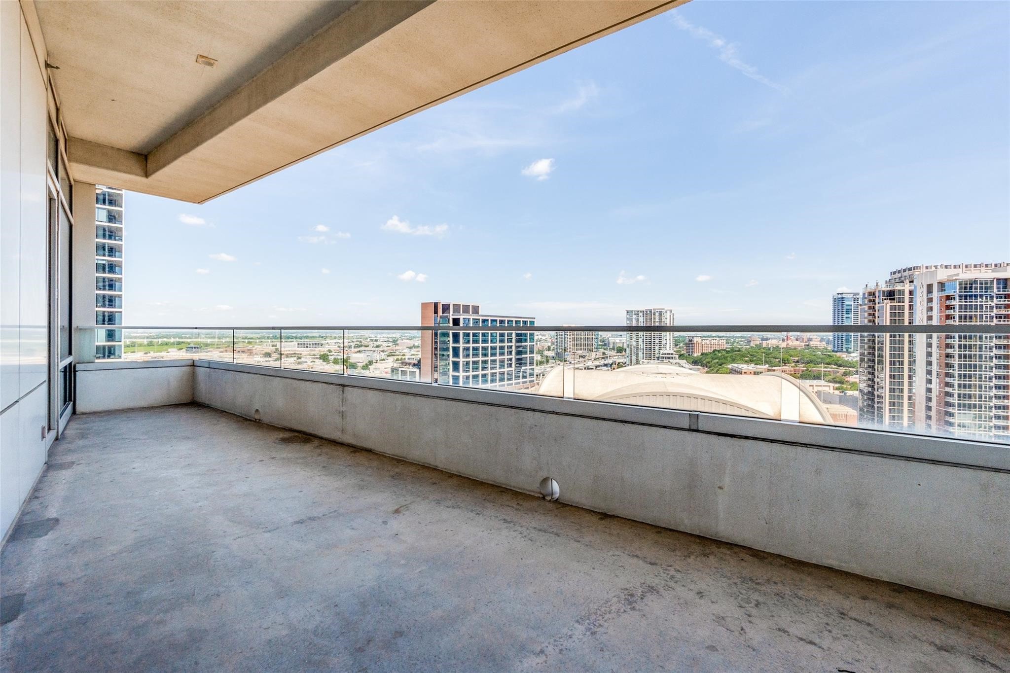 2430 Victory Park Lane 1809