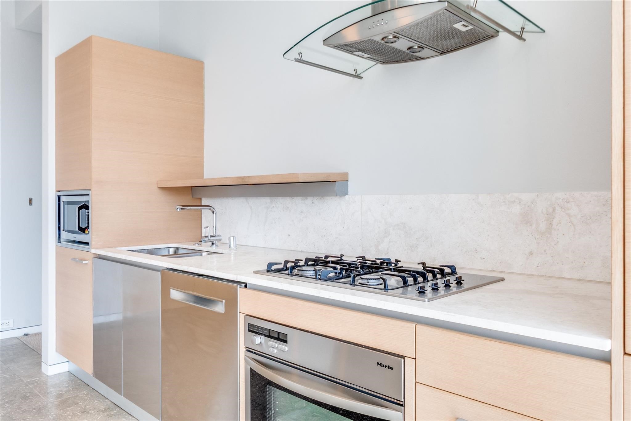 2430 Victory Park Lane 1809