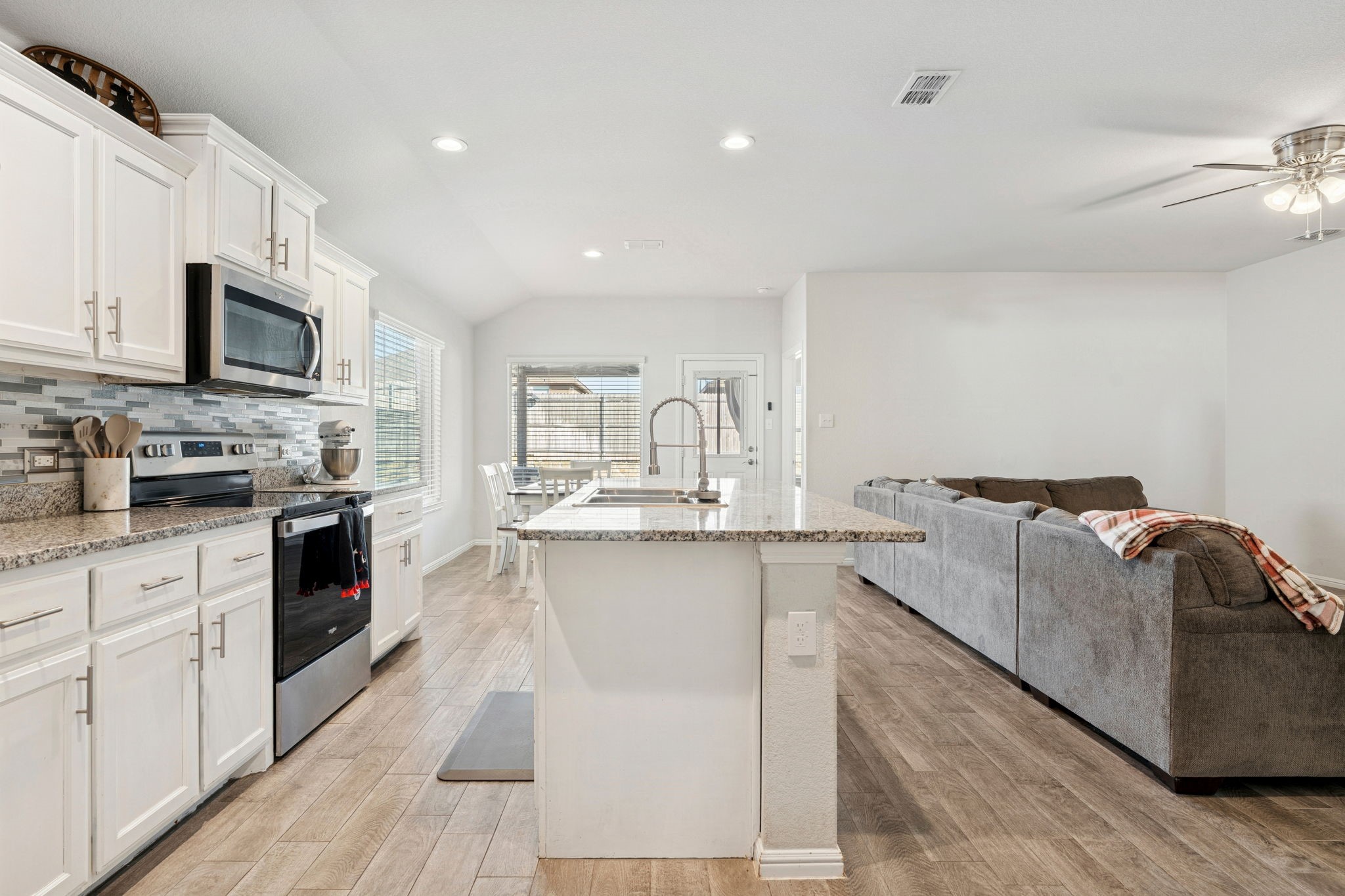 421 Houndstooth Drive