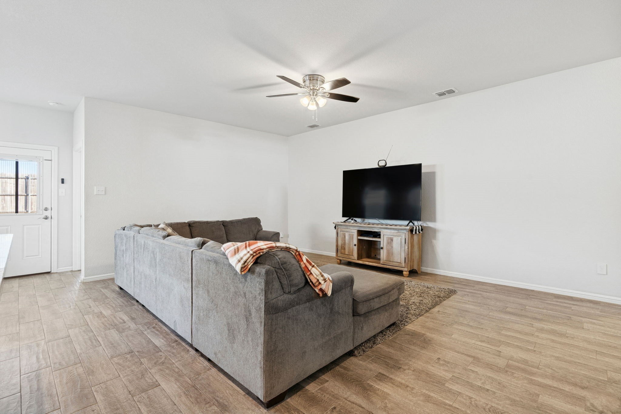 421 Houndstooth Drive